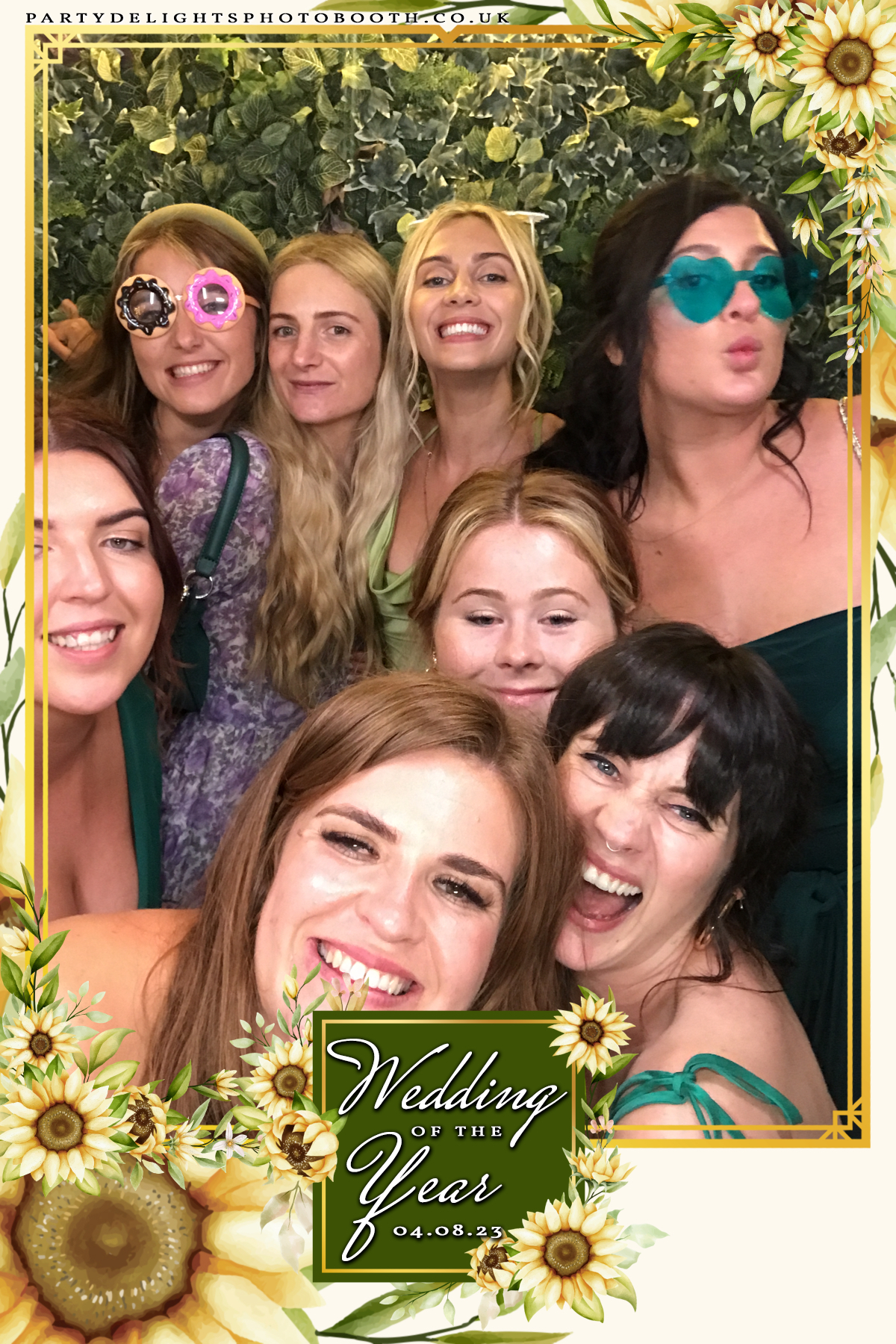Tony and Lily’s wedding | View more photos from the event at gallery.partydelightsphotobooth.co.uk/u/PartyDelightsPhotoBooth/Tony-and-Lily’s-wedding