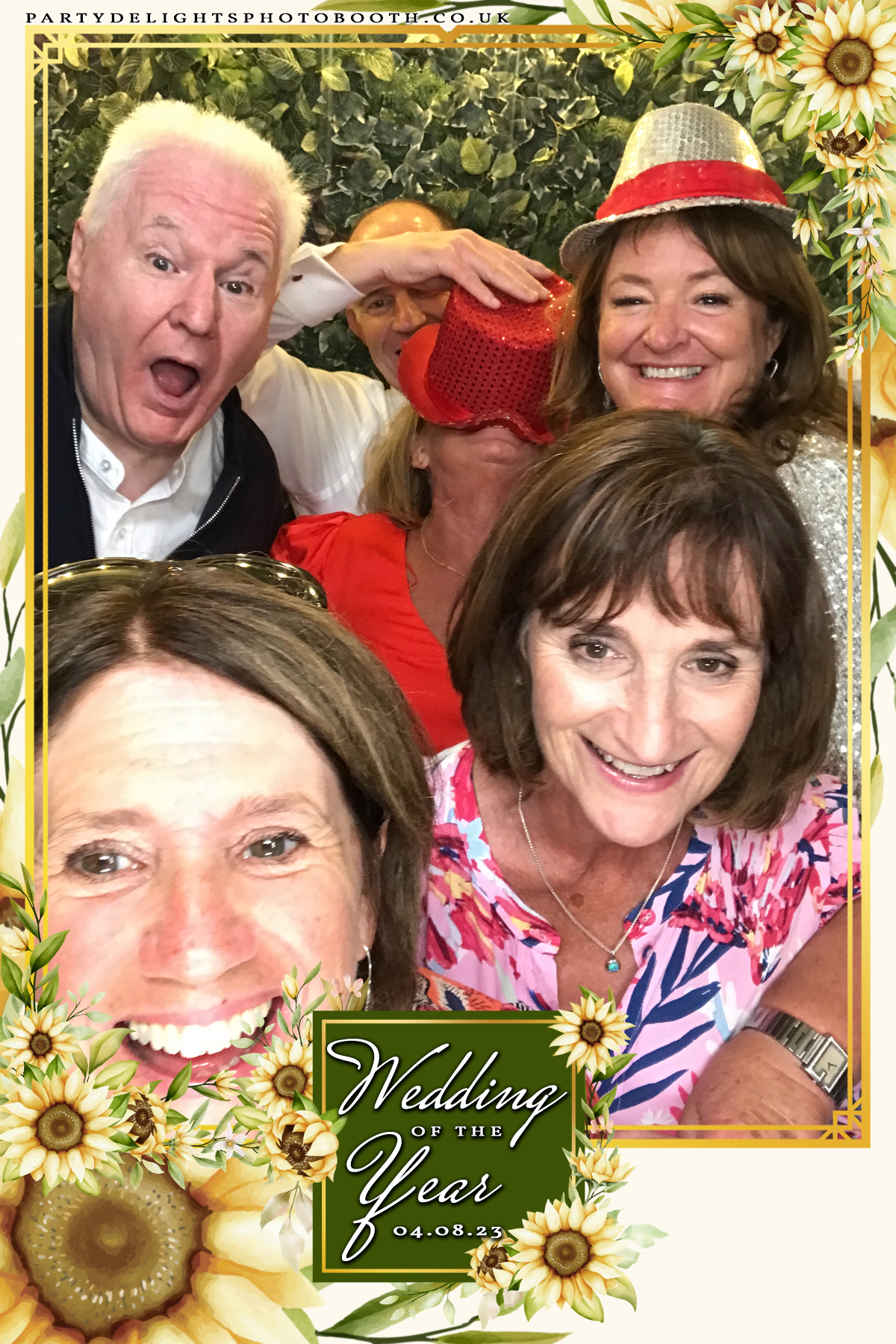 Tony and Lily’s wedding | View more photos from the event at gallery.partydelightsphotobooth.co.uk/u/PartyDelightsPhotoBooth/Tony-and-Lily’s-wedding