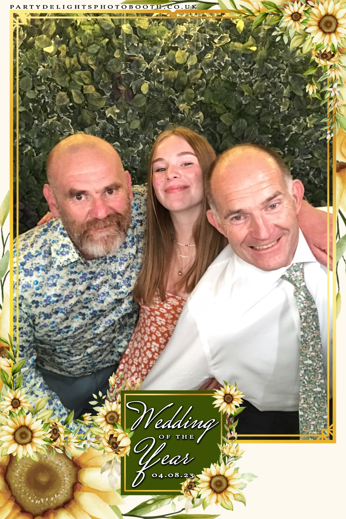 Tony and Lily’s wedding | View more photos from the event at gallery.partydelightsphotobooth.co.uk/u/PartyDelightsPhotoBooth/Tony-and-Lily’s-wedding