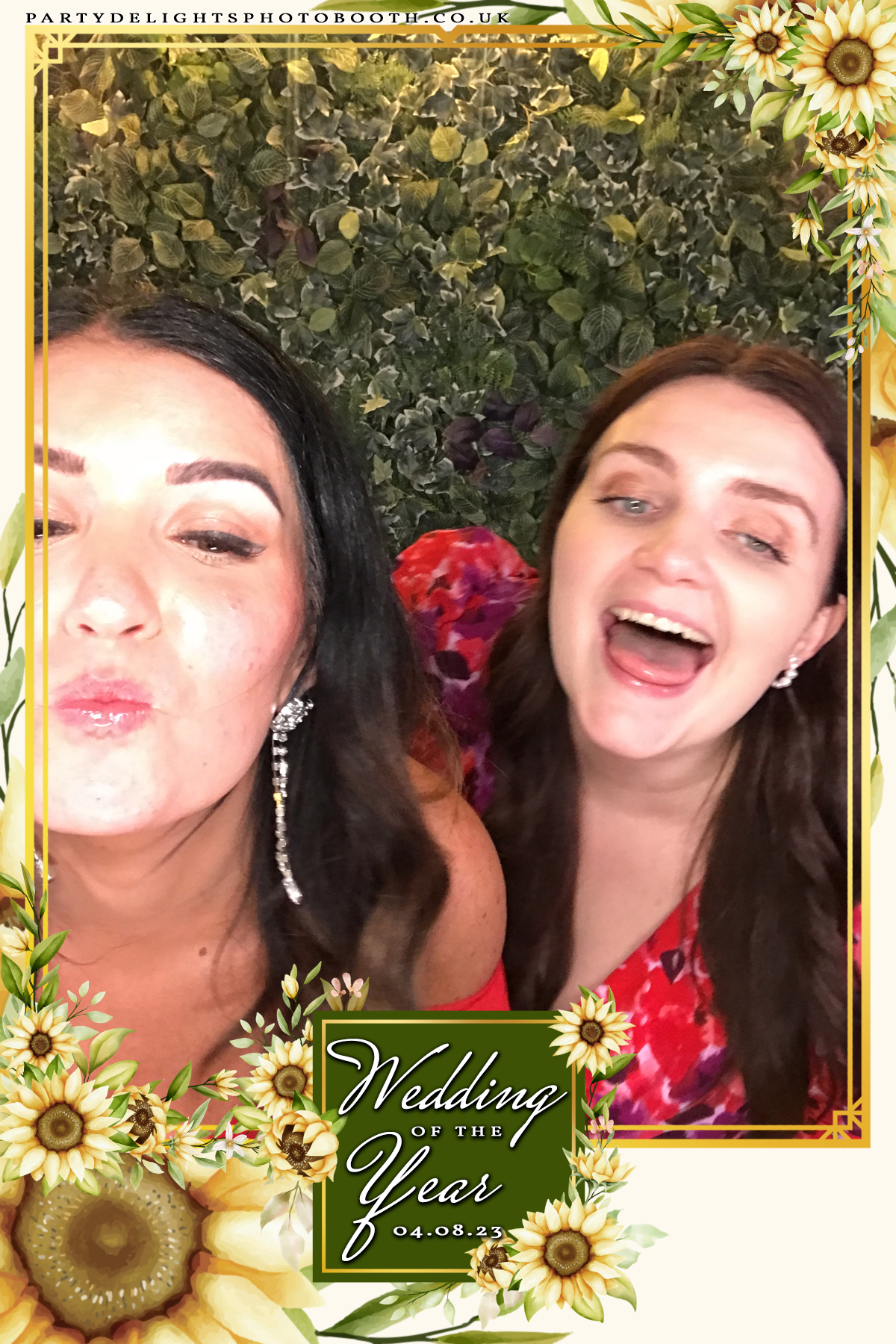 Tony and Lily’s wedding | View more photos from the event at gallery.partydelightsphotobooth.co.uk/u/PartyDelightsPhotoBooth/Tony-and-Lily’s-wedding