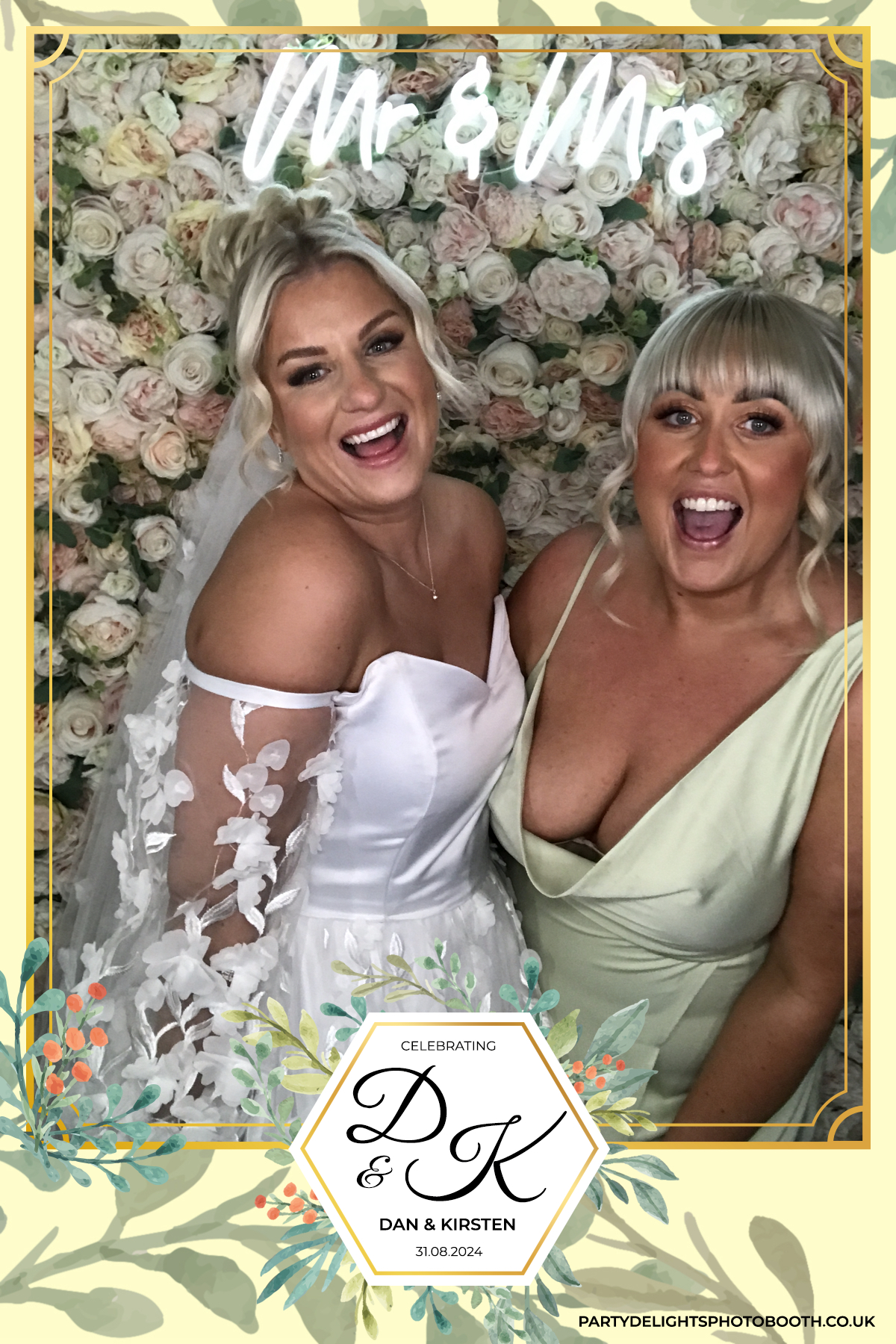 Dan and Kirsten's Wedding | View more photos from the event at gallery.partydelightsphotobooth.co.uk/u/PartyDelightsPhotoBooth/Dan-and-Kirstens-Wedding