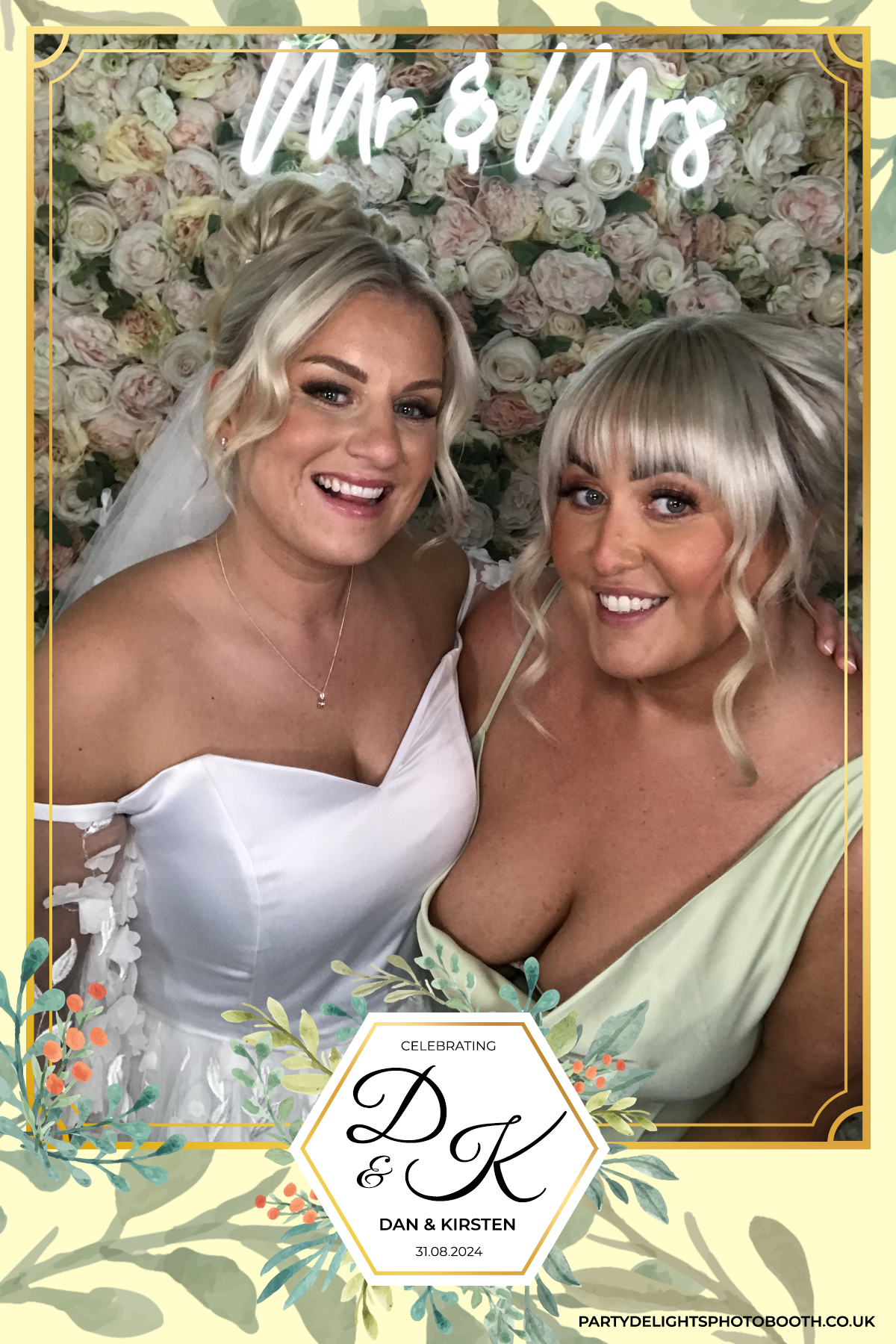 Dan and Kirsten's Wedding | View more photos from the event at gallery.partydelightsphotobooth.co.uk/u/PartyDelightsPhotoBooth/Dan-and-Kirstens-Wedding