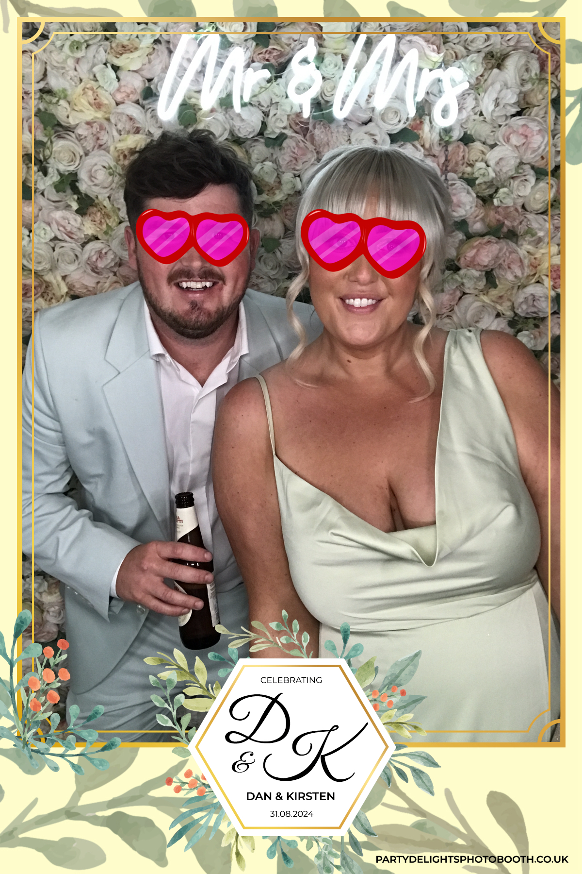 Dan and Kirsten's Wedding | View more photos from the event at gallery.partydelightsphotobooth.co.uk/u/PartyDelightsPhotoBooth/Dan-and-Kirstens-Wedding