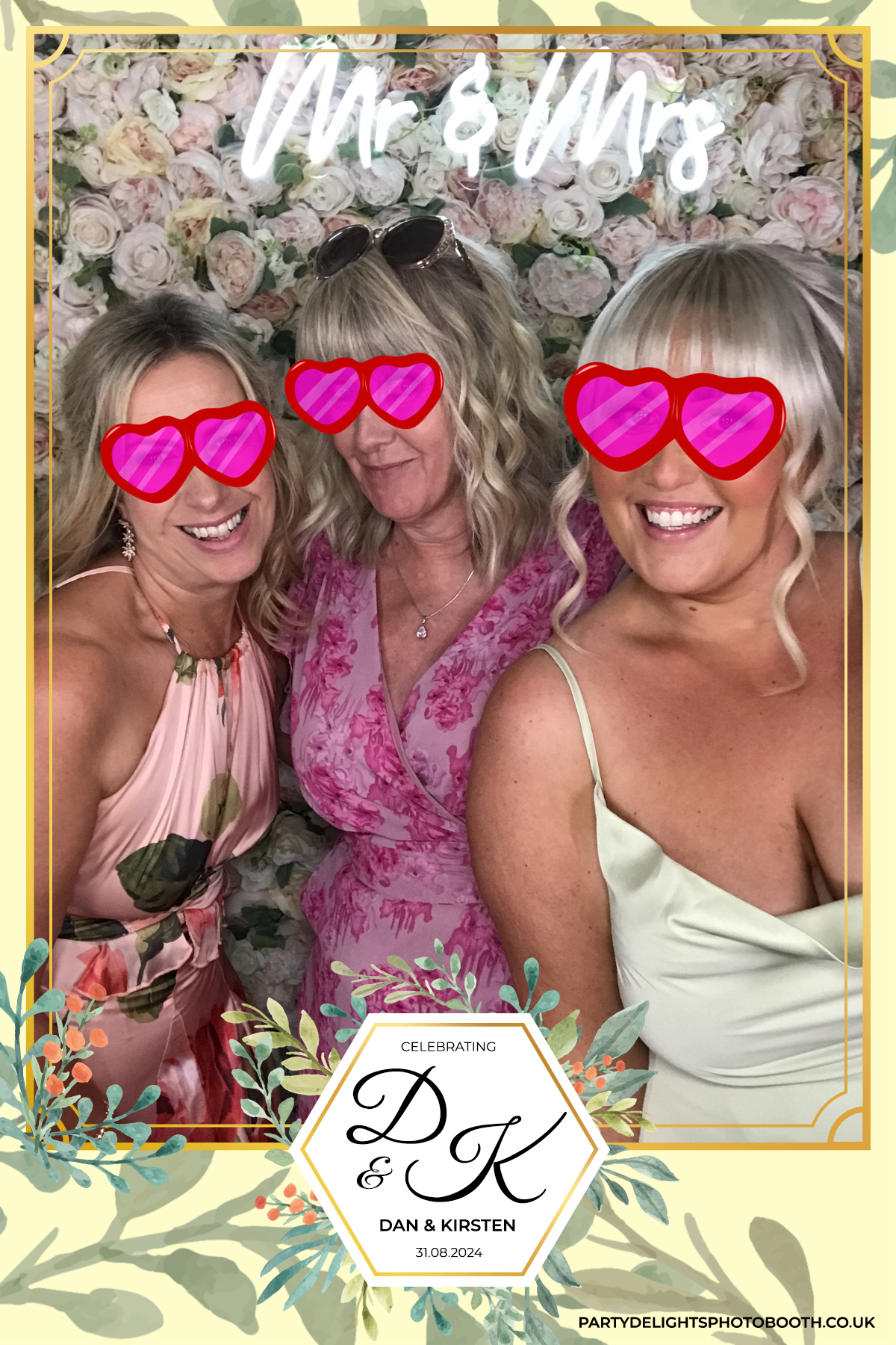 Dan and Kirsten's Wedding | View more photos from the event at gallery.partydelightsphotobooth.co.uk/u/PartyDelightsPhotoBooth/Dan-and-Kirstens-Wedding