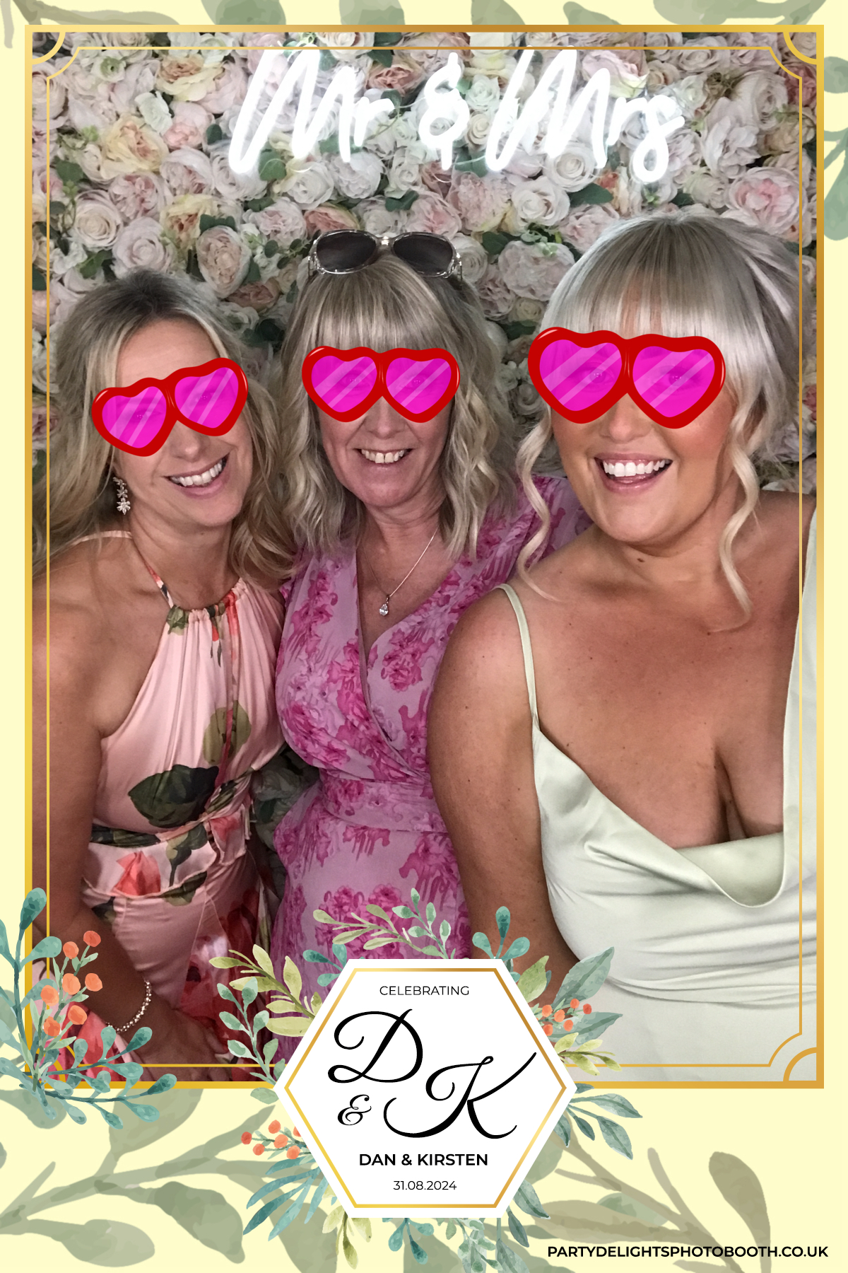Dan and Kirsten's Wedding | View more photos from the event at gallery.partydelightsphotobooth.co.uk/u/PartyDelightsPhotoBooth/Dan-and-Kirstens-Wedding