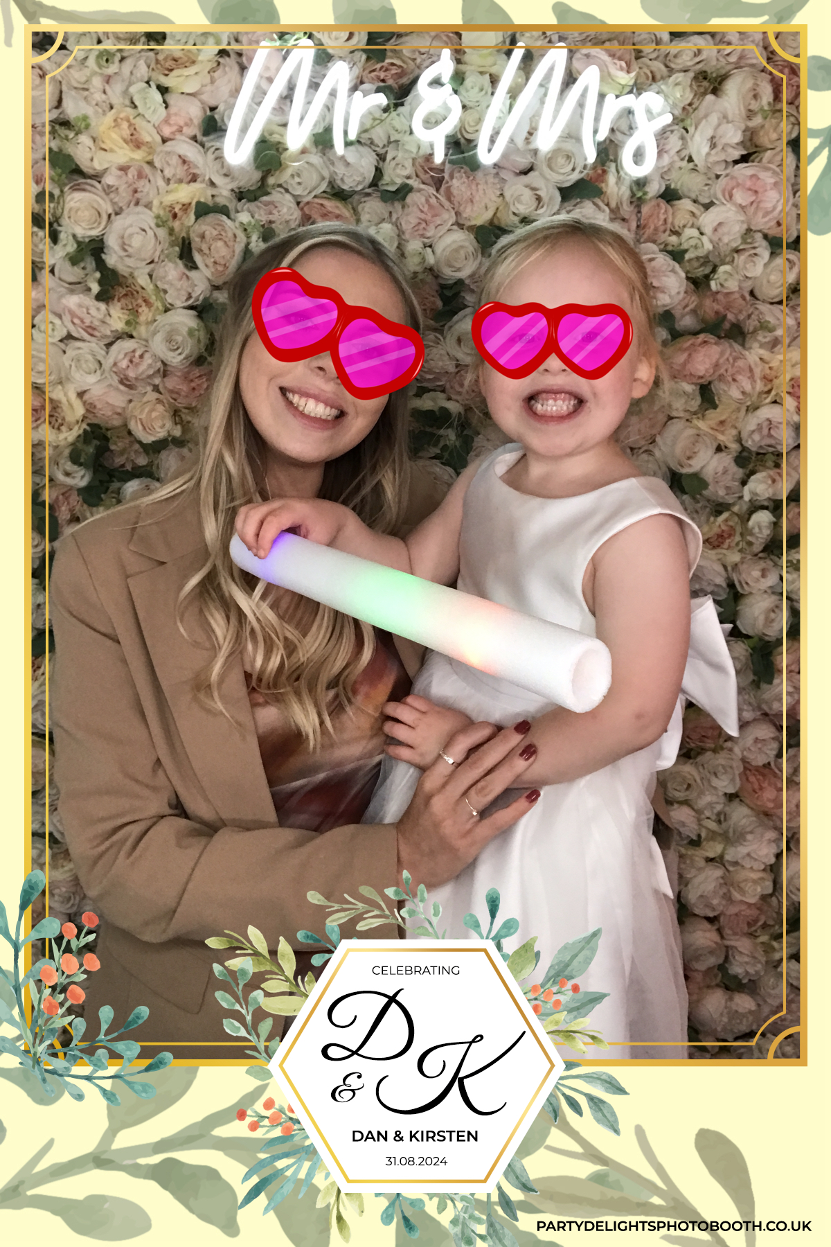 Dan and Kirsten's Wedding | View more photos from the event at gallery.partydelightsphotobooth.co.uk/u/PartyDelightsPhotoBooth/Dan-and-Kirstens-Wedding