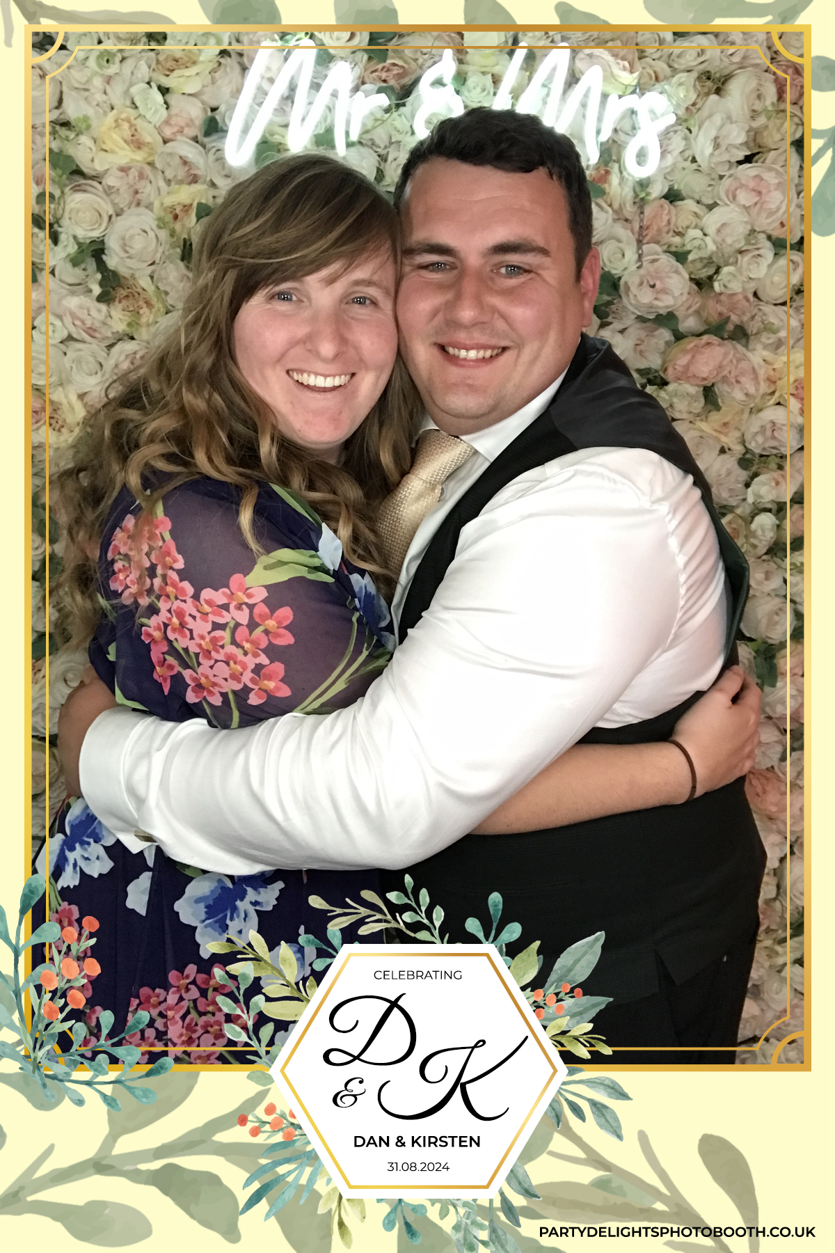 Dan and Kirsten's Wedding | View more photos from the event at gallery.partydelightsphotobooth.co.uk/u/PartyDelightsPhotoBooth/Dan-and-Kirstens-Wedding