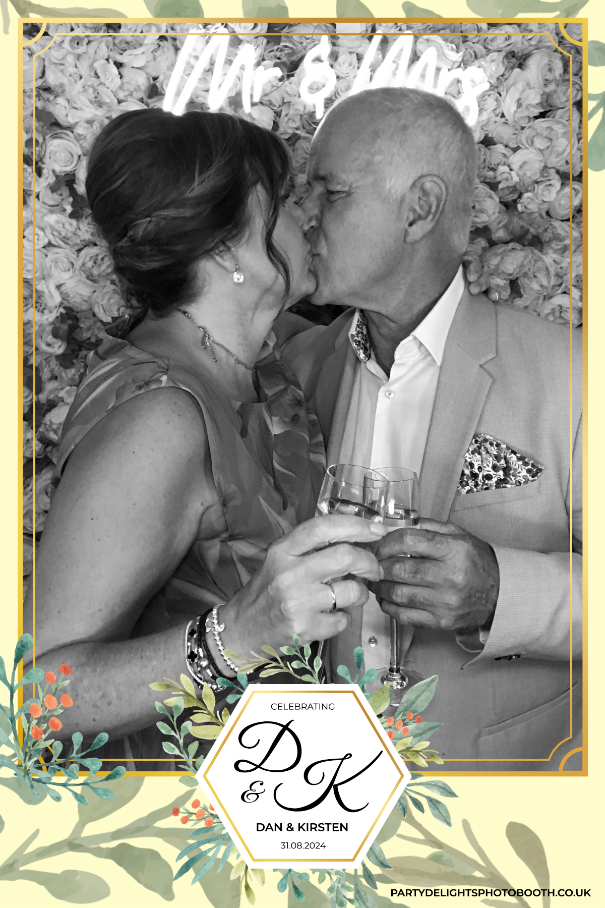 Dan and Kirsten's Wedding | View more photos from the event at gallery.partydelightsphotobooth.co.uk/u/PartyDelightsPhotoBooth/Dan-and-Kirstens-Wedding