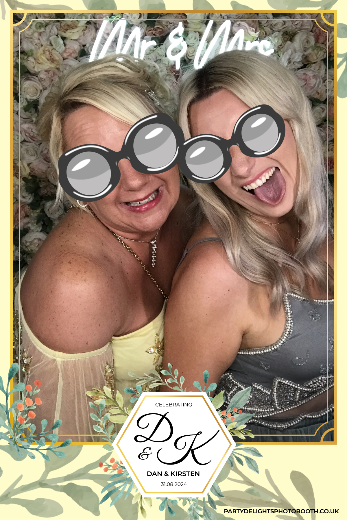Dan and Kirsten's Wedding | View more photos from the event at gallery.partydelightsphotobooth.co.uk/u/PartyDelightsPhotoBooth/Dan-and-Kirstens-Wedding