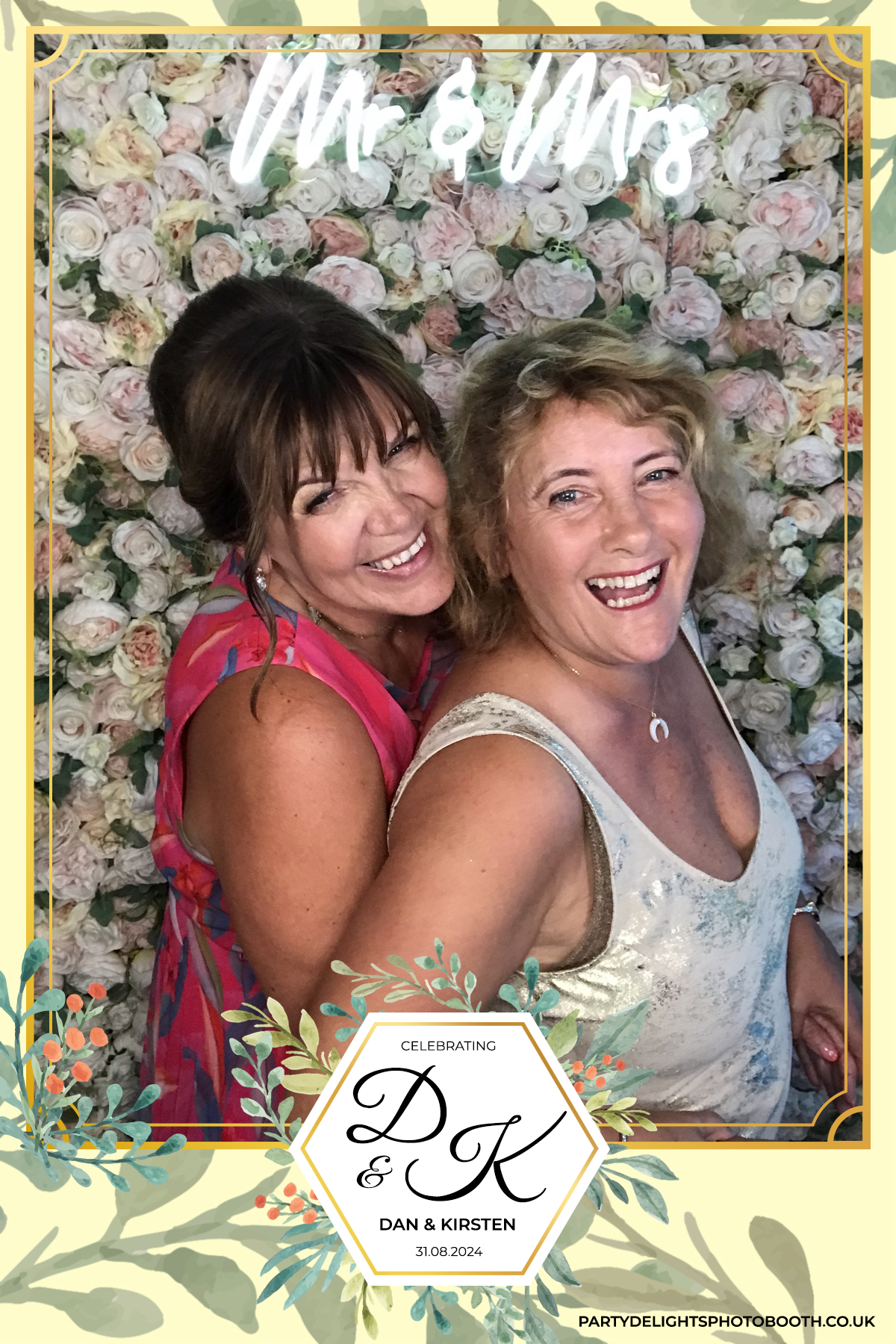Dan and Kirsten's Wedding | View more photos from the event at gallery.partydelightsphotobooth.co.uk/u/PartyDelightsPhotoBooth/Dan-and-Kirstens-Wedding