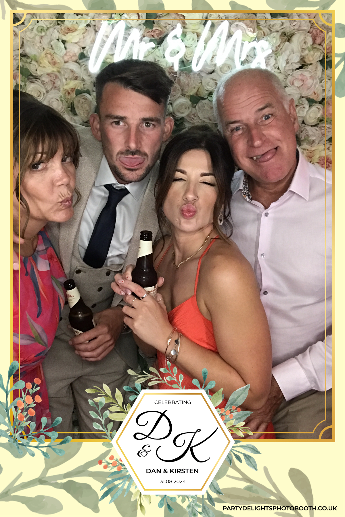 Dan and Kirsten's Wedding | View more photos from the event at gallery.partydelightsphotobooth.co.uk/u/PartyDelightsPhotoBooth/Dan-and-Kirstens-Wedding