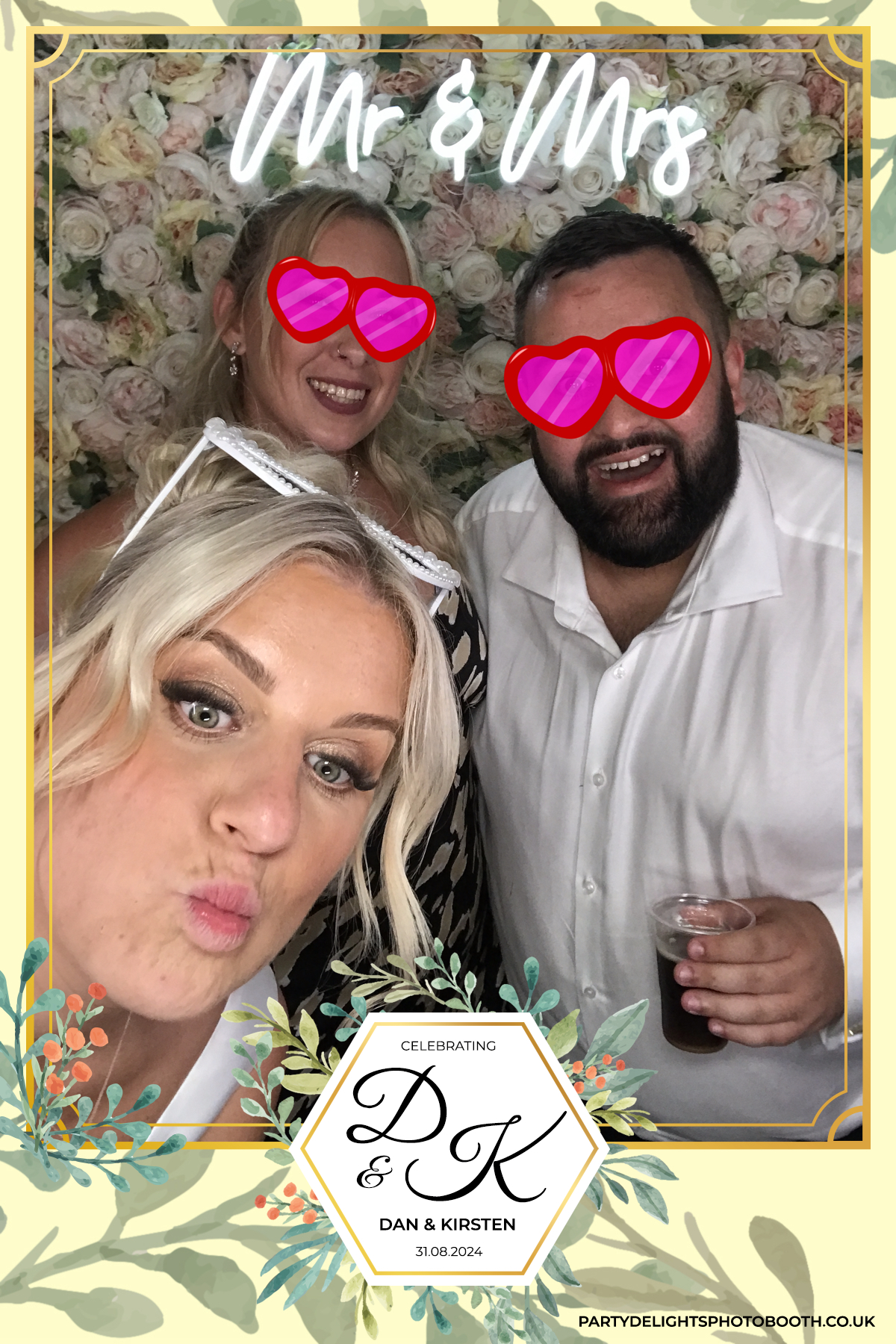 Dan and Kirsten's Wedding | View more photos from the event at gallery.partydelightsphotobooth.co.uk/u/PartyDelightsPhotoBooth/Dan-and-Kirstens-Wedding
