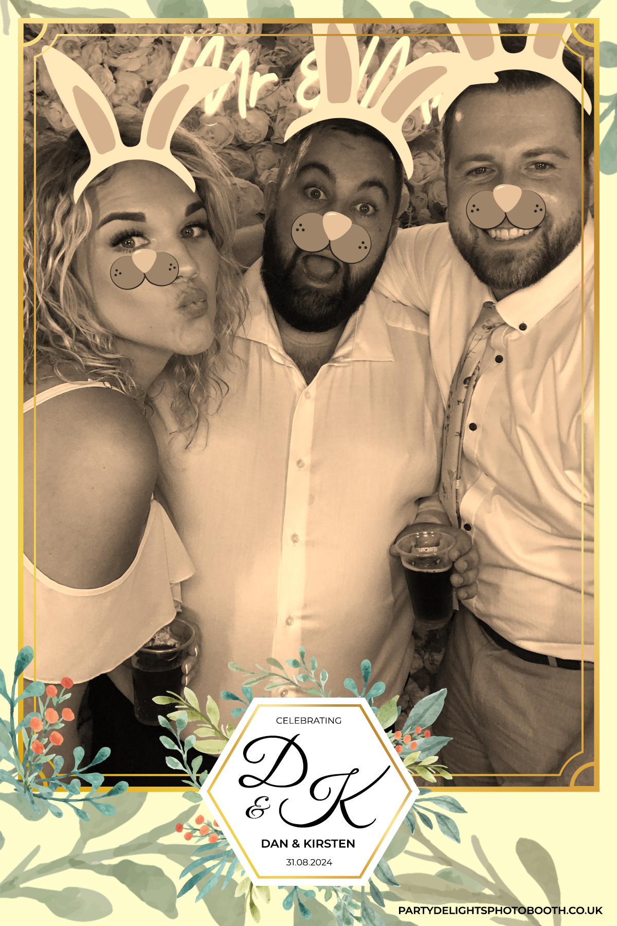 Dan and Kirsten's Wedding | View more photos from the event at gallery.partydelightsphotobooth.co.uk/u/PartyDelightsPhotoBooth/Dan-and-Kirstens-Wedding