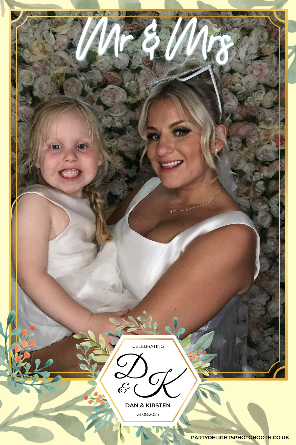Dan and Kirsten's Wedding | View more photos from the event at gallery.partydelightsphotobooth.co.uk/u/PartyDelightsPhotoBooth/Dan-and-Kirstens-Wedding