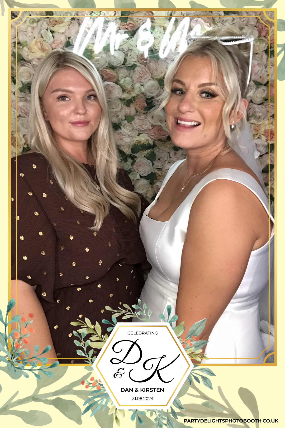 Dan and Kirsten's Wedding | View more photos from the event at gallery.partydelightsphotobooth.co.uk/u/PartyDelightsPhotoBooth/Dan-and-Kirstens-Wedding