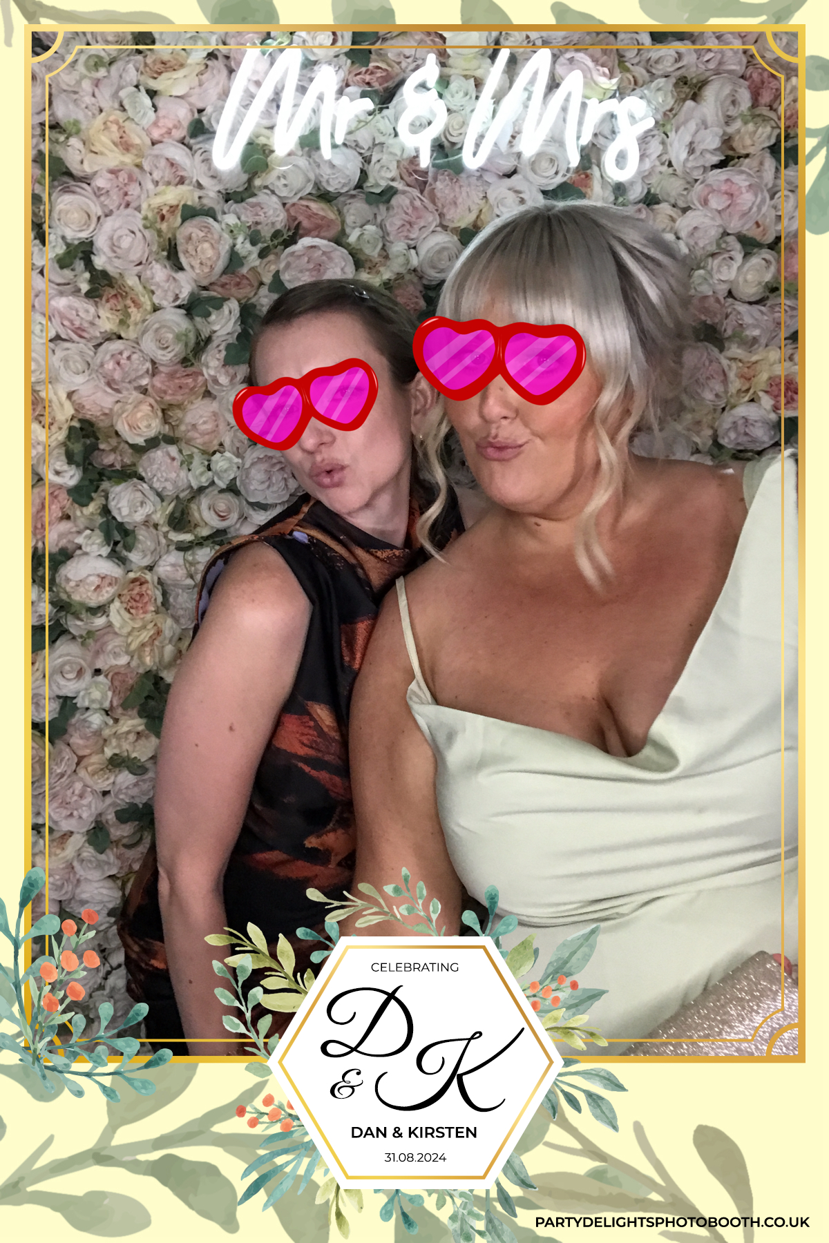Dan and Kirsten's Wedding | View more photos from the event at gallery.partydelightsphotobooth.co.uk/u/PartyDelightsPhotoBooth/Dan-and-Kirstens-Wedding