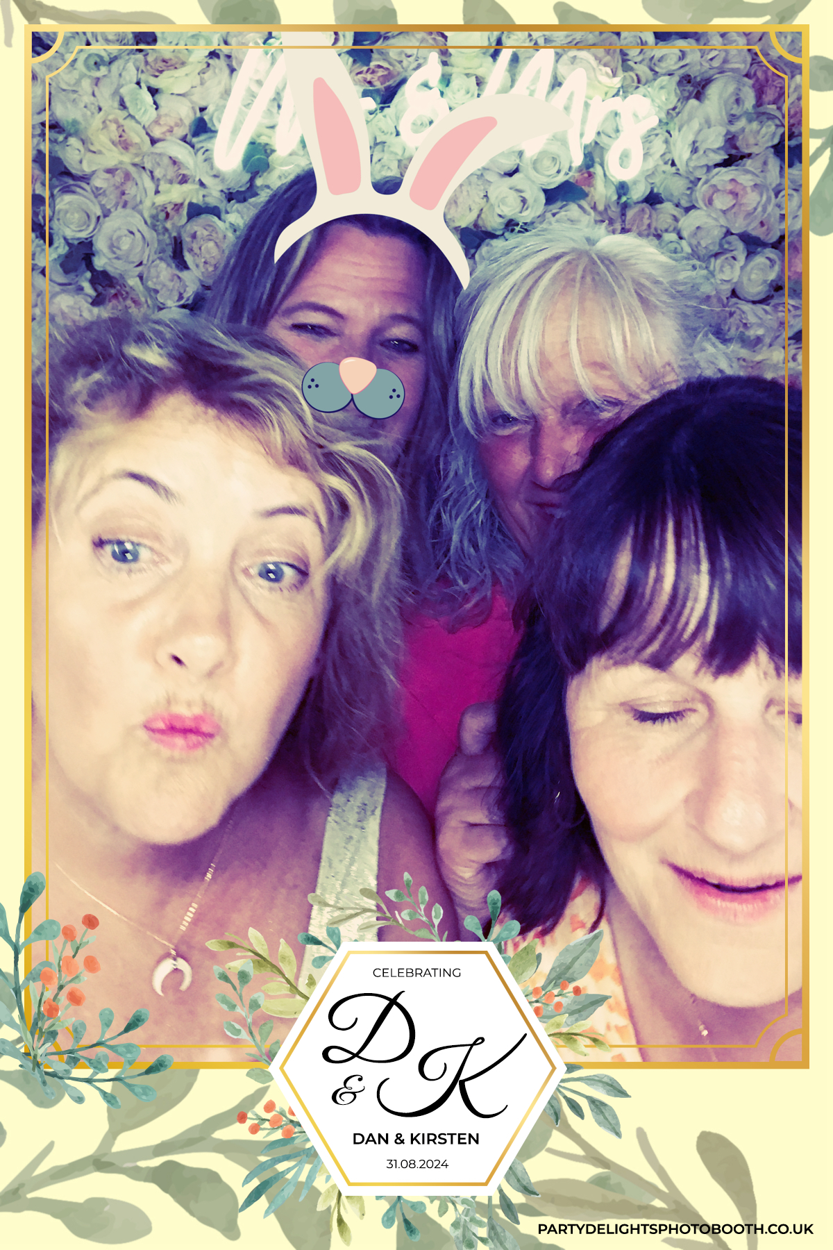 Dan and Kirsten's Wedding | View more photos from the event at gallery.partydelightsphotobooth.co.uk/u/PartyDelightsPhotoBooth/Dan-and-Kirstens-Wedding