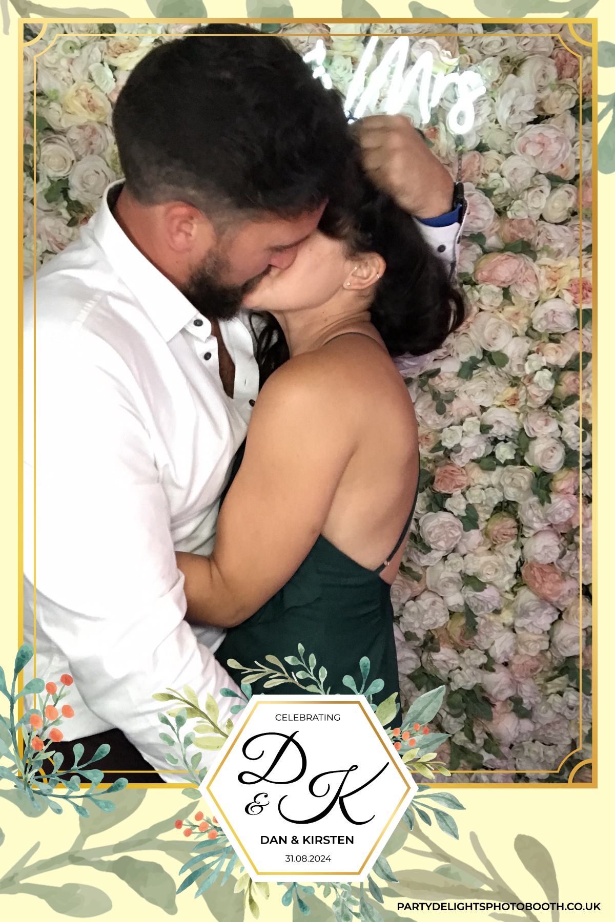 Dan and Kirsten's Wedding | View more photos from the event at gallery.partydelightsphotobooth.co.uk/u/PartyDelightsPhotoBooth/Dan-and-Kirstens-Wedding