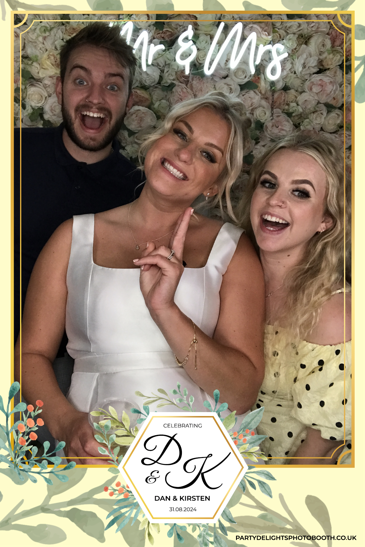 Dan and Kirsten's Wedding | View more photos from the event at gallery.partydelightsphotobooth.co.uk/u/PartyDelightsPhotoBooth/Dan-and-Kirstens-Wedding