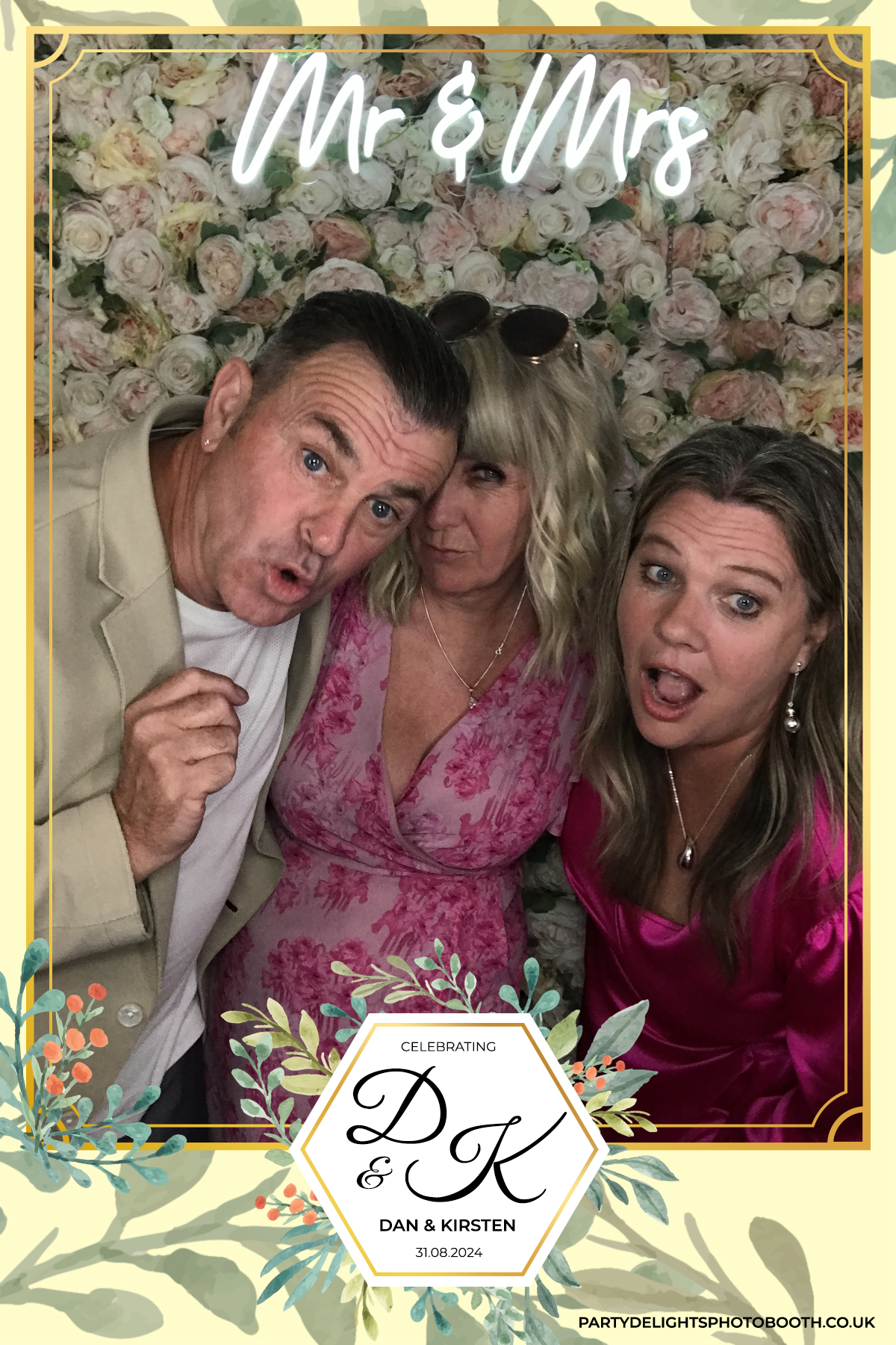 Dan and Kirsten's Wedding | View more photos from the event at gallery.partydelightsphotobooth.co.uk/u/PartyDelightsPhotoBooth/Dan-and-Kirstens-Wedding