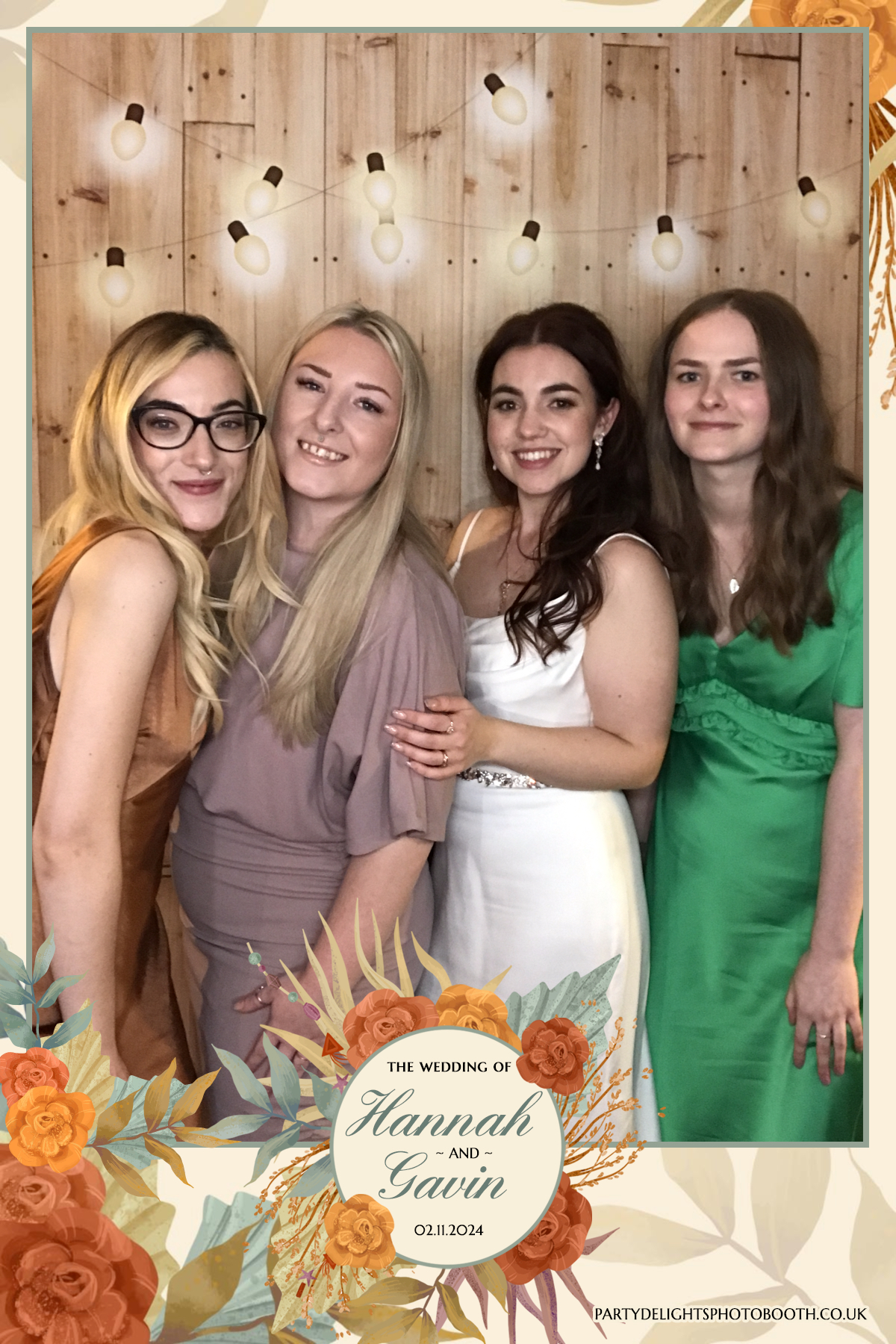 Hannah and Gavin's Wedding | View more photos from the event at gallery.partydelightsphotobooth.co.uk/u/PartyDelightsPhotoBooth/Hannah-and-Gavins-Wedding