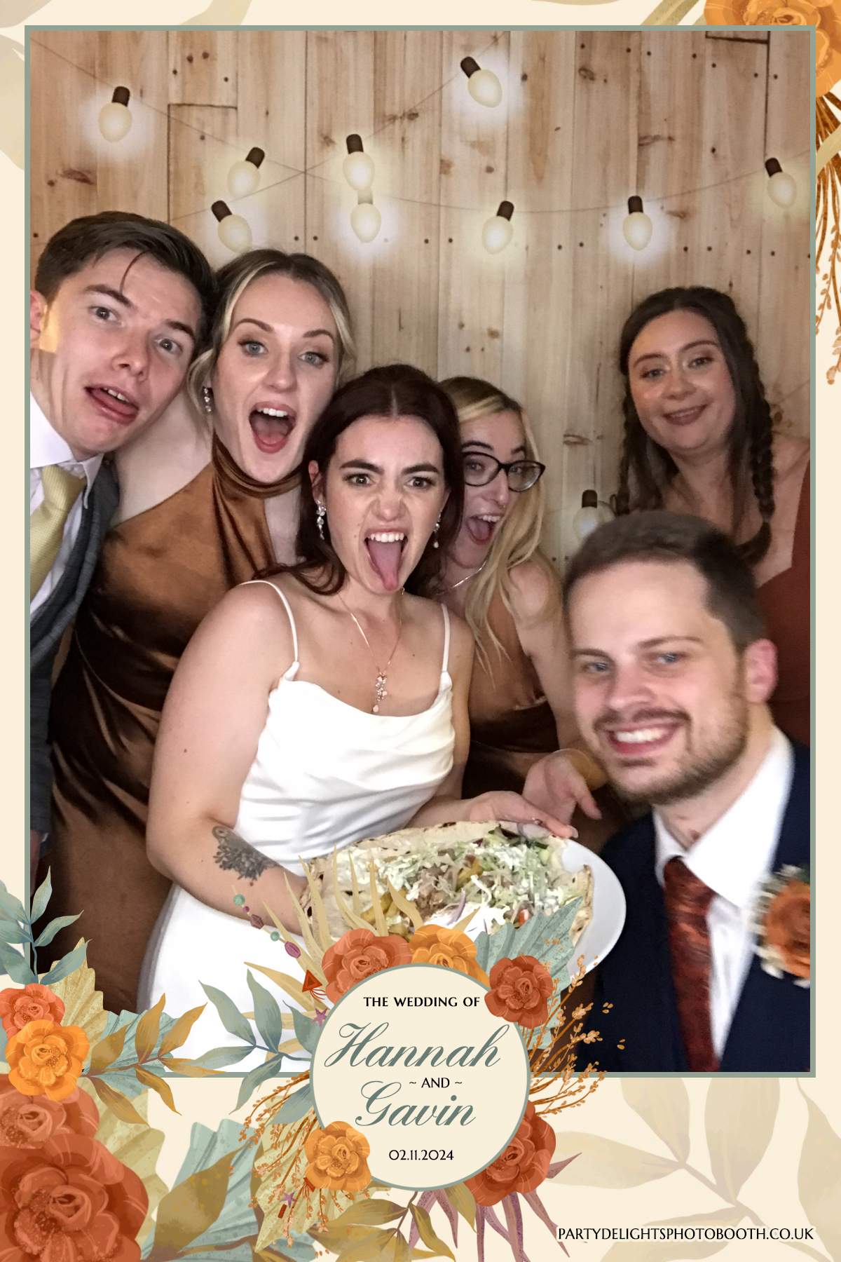 Hannah and Gavin's Wedding | View more photos from the event at gallery.partydelightsphotobooth.co.uk/u/PartyDelightsPhotoBooth/Hannah-and-Gavins-Wedding