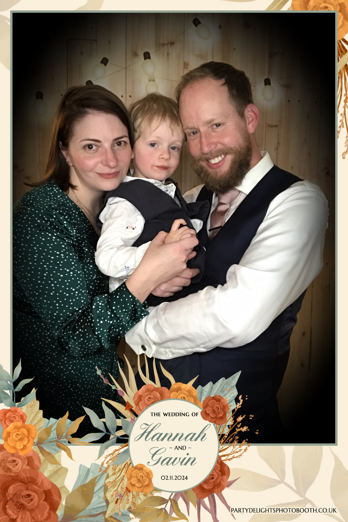 Hannah and Gavin's Wedding | View more photos from the event at gallery.partydelightsphotobooth.co.uk/u/PartyDelightsPhotoBooth/Hannah-and-Gavins-Wedding