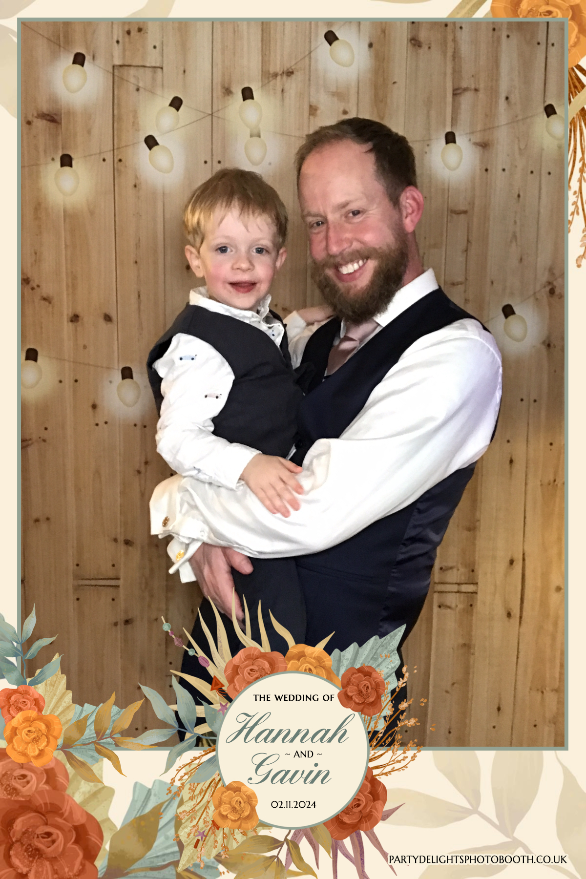 Hannah and Gavin's Wedding | View more photos from the event at gallery.partydelightsphotobooth.co.uk/u/PartyDelightsPhotoBooth/Hannah-and-Gavins-Wedding