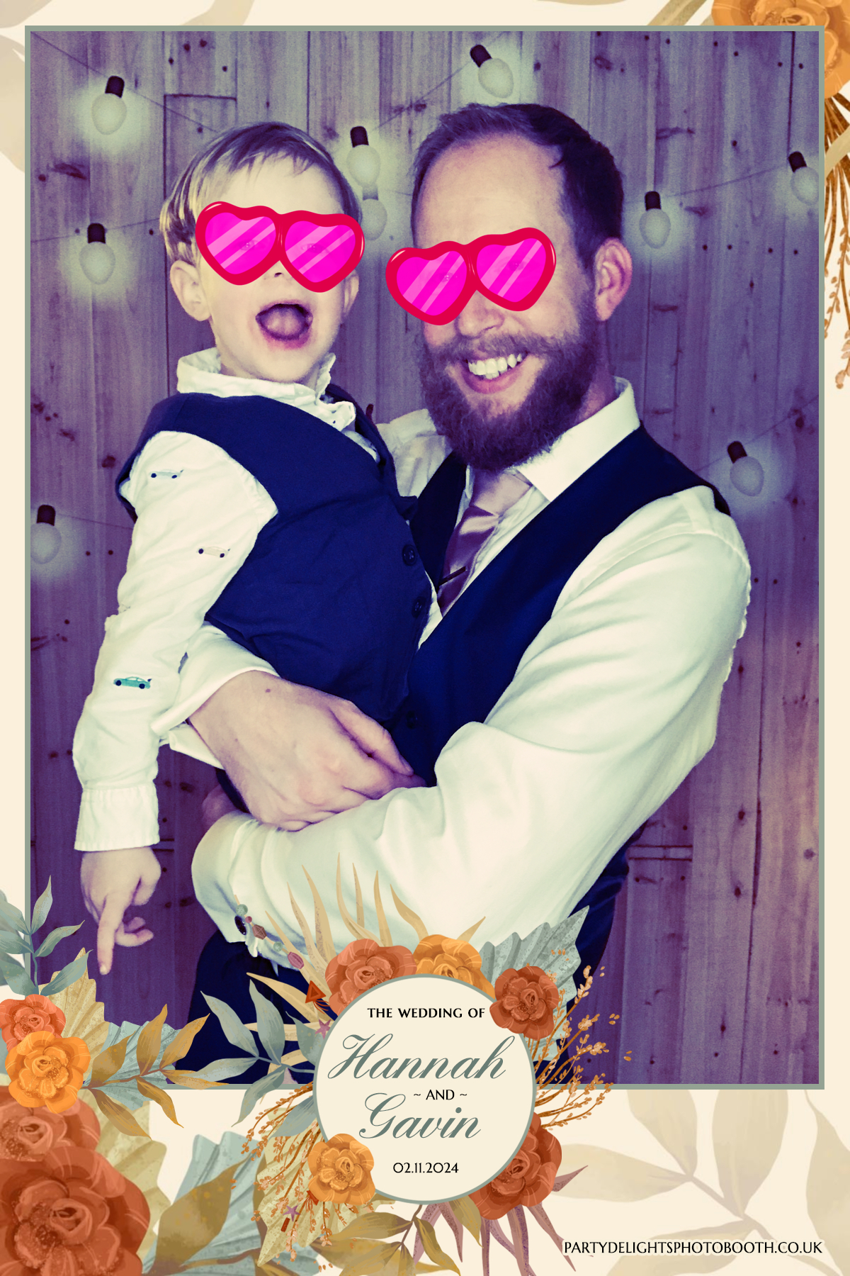 Hannah and Gavin's Wedding | View more photos from the event at gallery.partydelightsphotobooth.co.uk/u/PartyDelightsPhotoBooth/Hannah-and-Gavins-Wedding