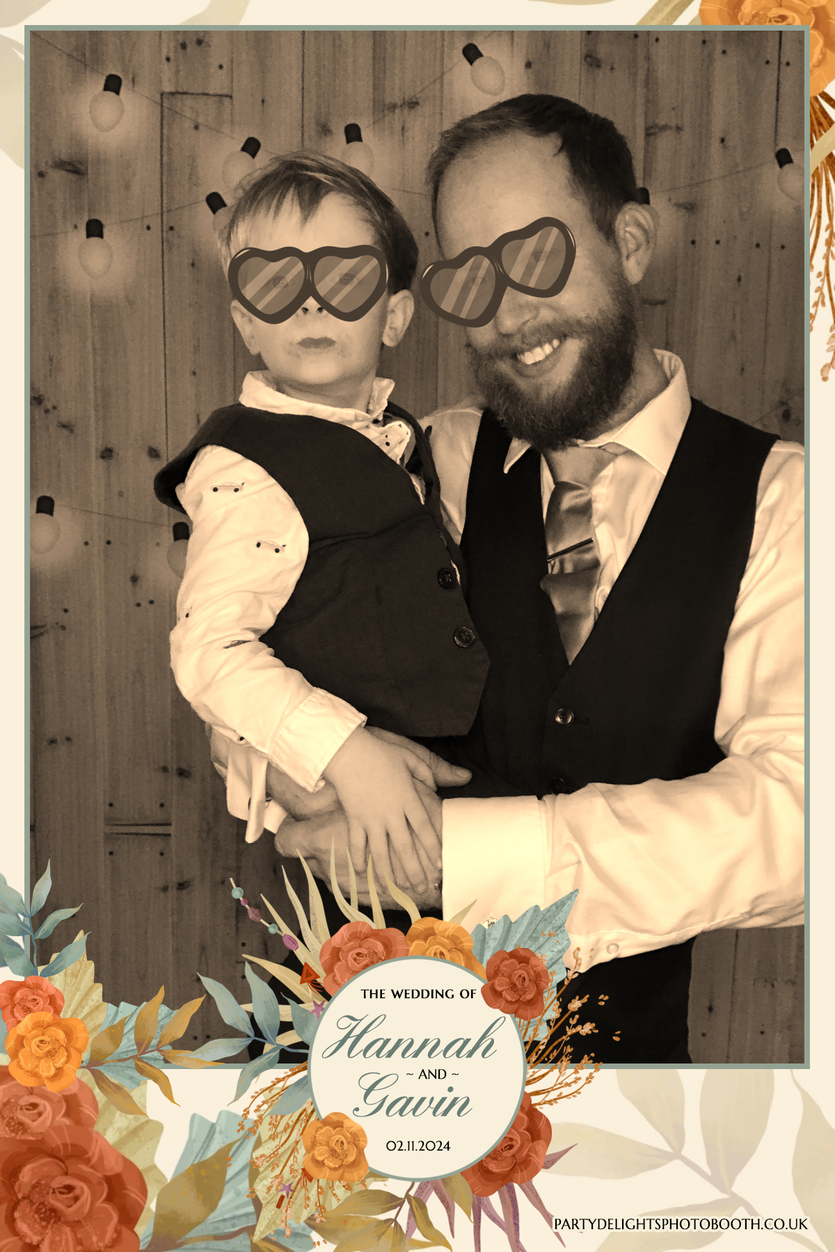 Hannah and Gavin's Wedding | View more photos from the event at gallery.partydelightsphotobooth.co.uk/u/PartyDelightsPhotoBooth/Hannah-and-Gavins-Wedding