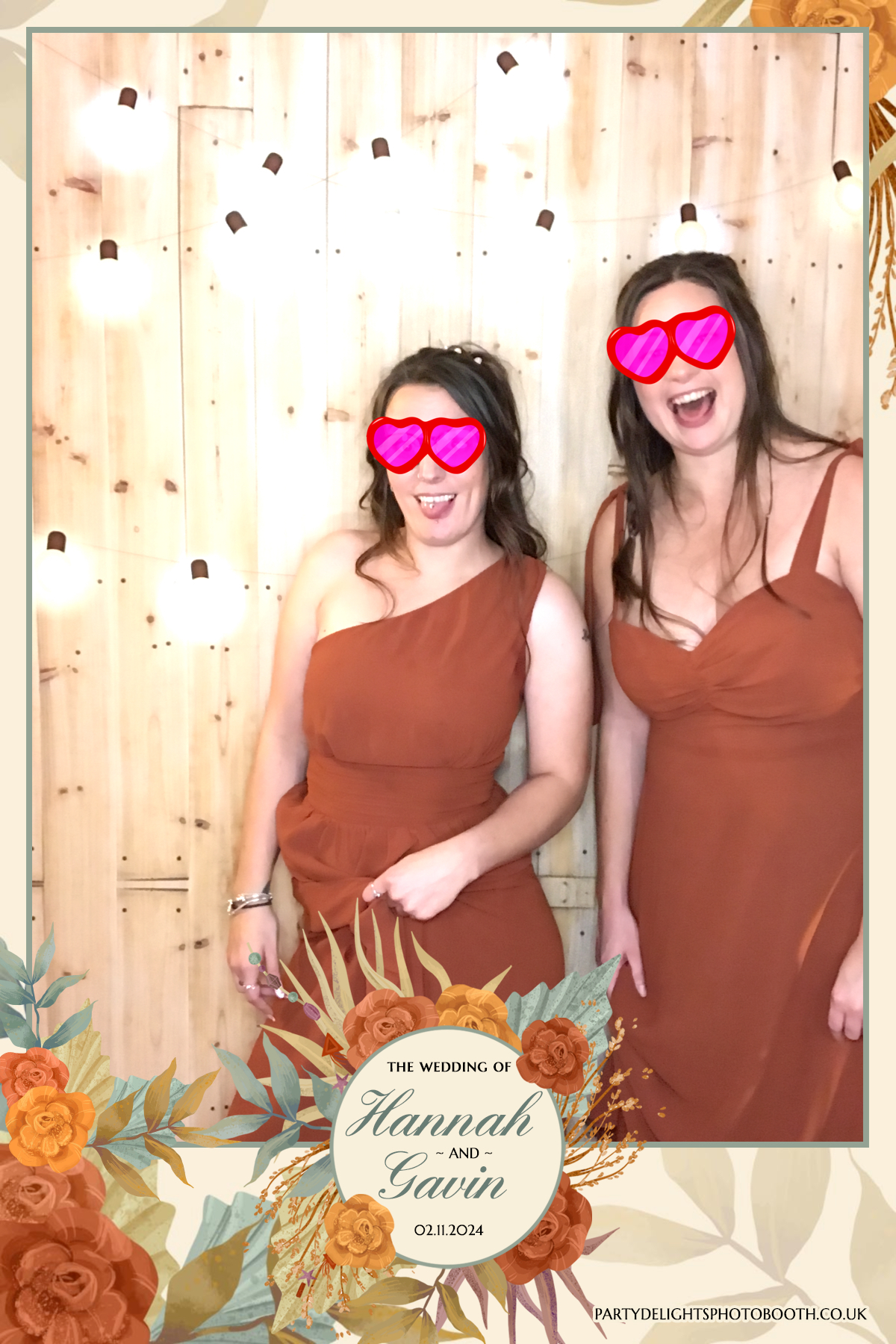 Hannah and Gavin's Wedding | View more photos from the event at gallery.partydelightsphotobooth.co.uk/u/PartyDelightsPhotoBooth/Hannah-and-Gavins-Wedding