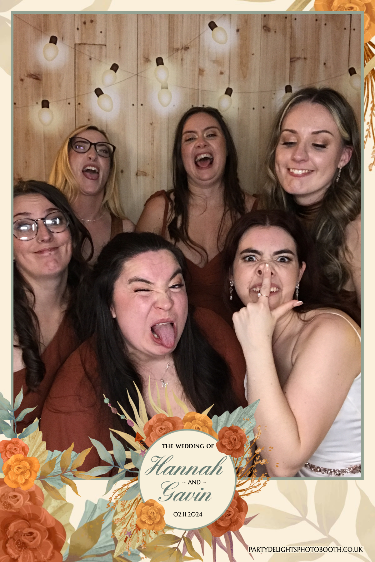 Hannah and Gavin's Wedding | View more photos from the event at gallery.partydelightsphotobooth.co.uk/u/PartyDelightsPhotoBooth/Hannah-and-Gavins-Wedding