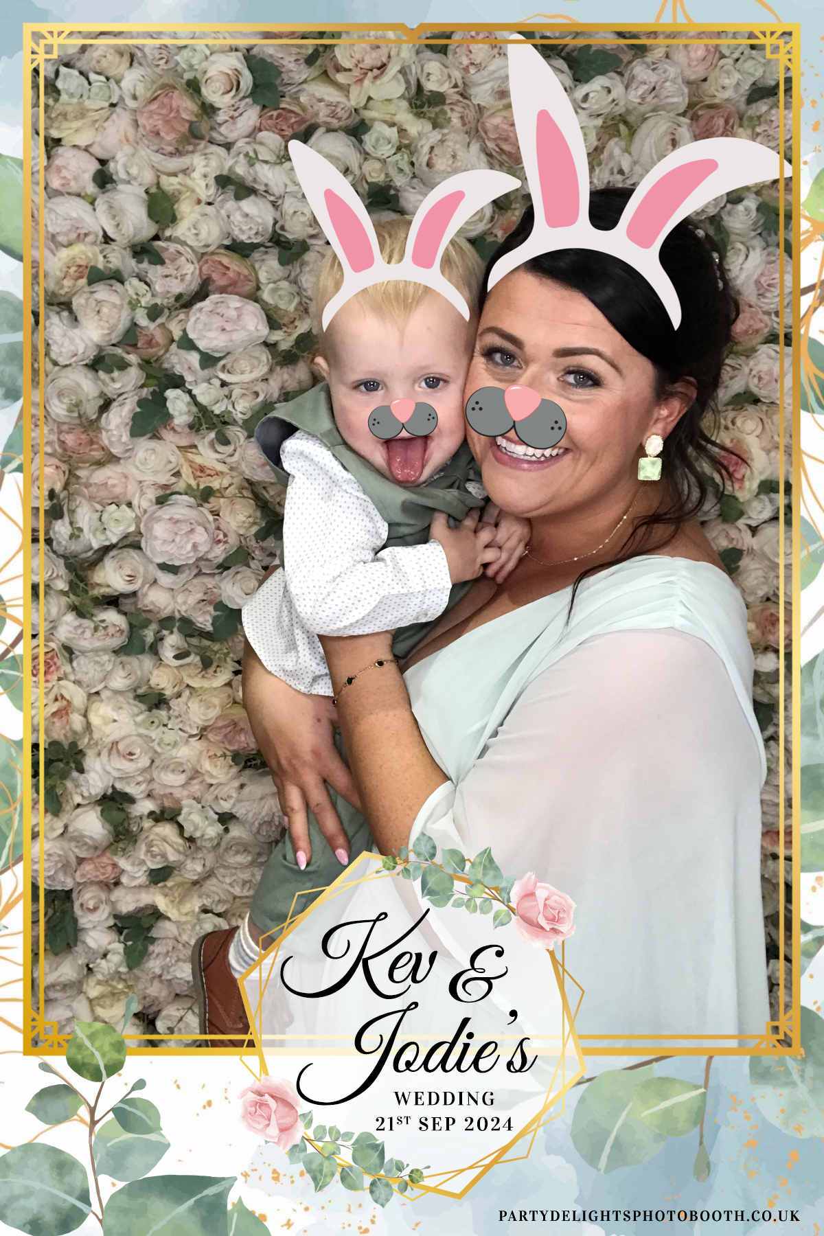 Jodie and kevs wedding | View more photos from the event at gallery.partydelightsphotobooth.co.uk/u/PartyDelightsPhotoBooth/Jodie-and-kevs-wedding