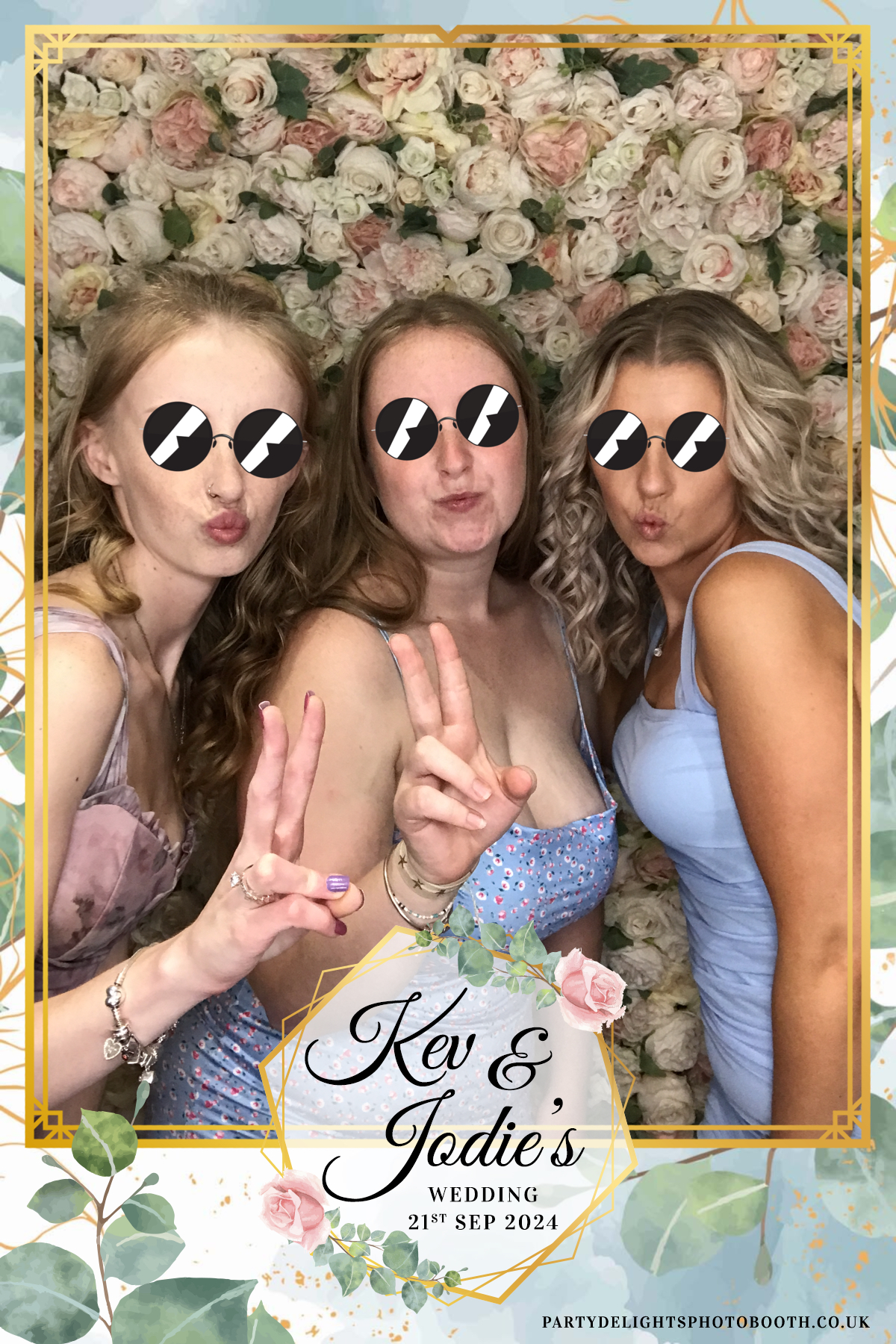 Jodie and kevs wedding | View more photos from the event at gallery.partydelightsphotobooth.co.uk/u/PartyDelightsPhotoBooth/Jodie-and-kevs-wedding
