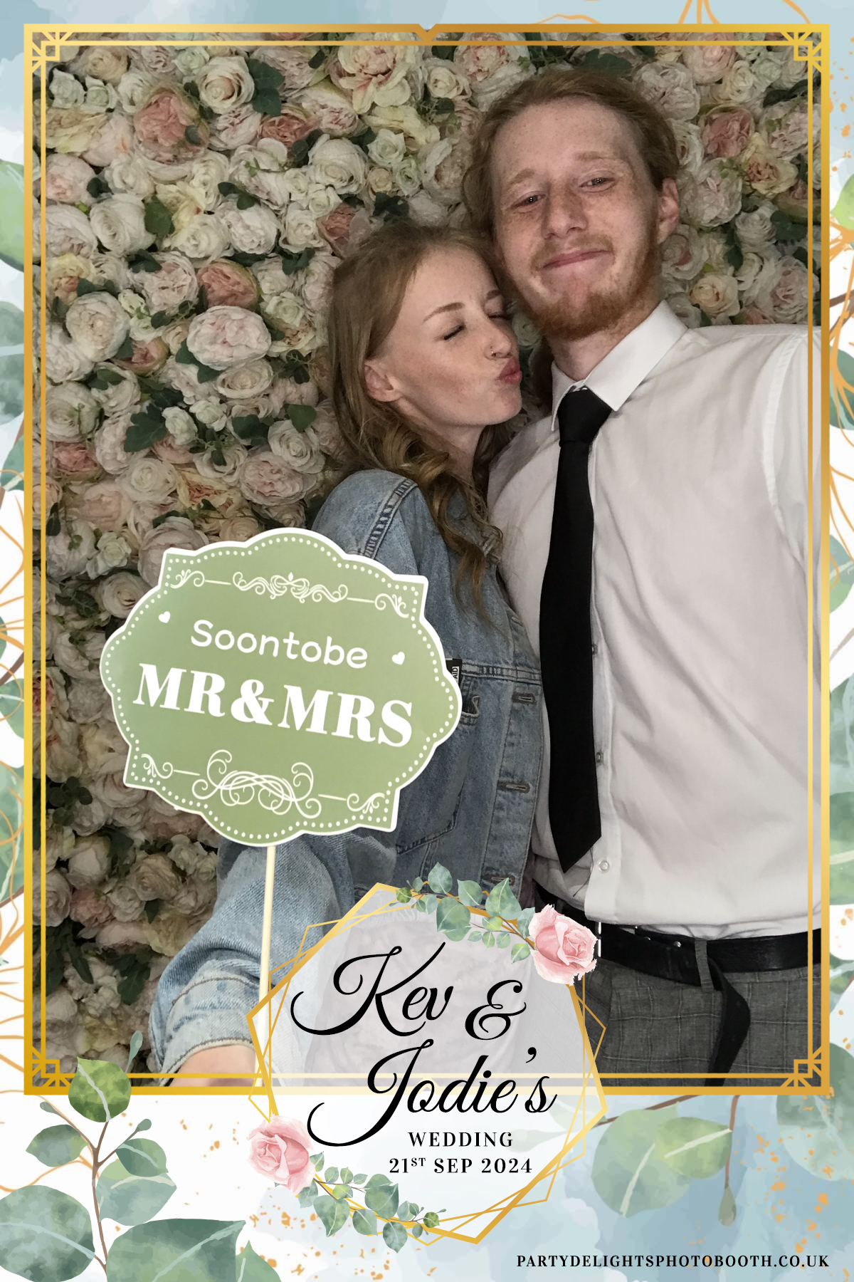 Jodie and kevs wedding | View more photos from the event at gallery.partydelightsphotobooth.co.uk/u/PartyDelightsPhotoBooth/Jodie-and-kevs-wedding