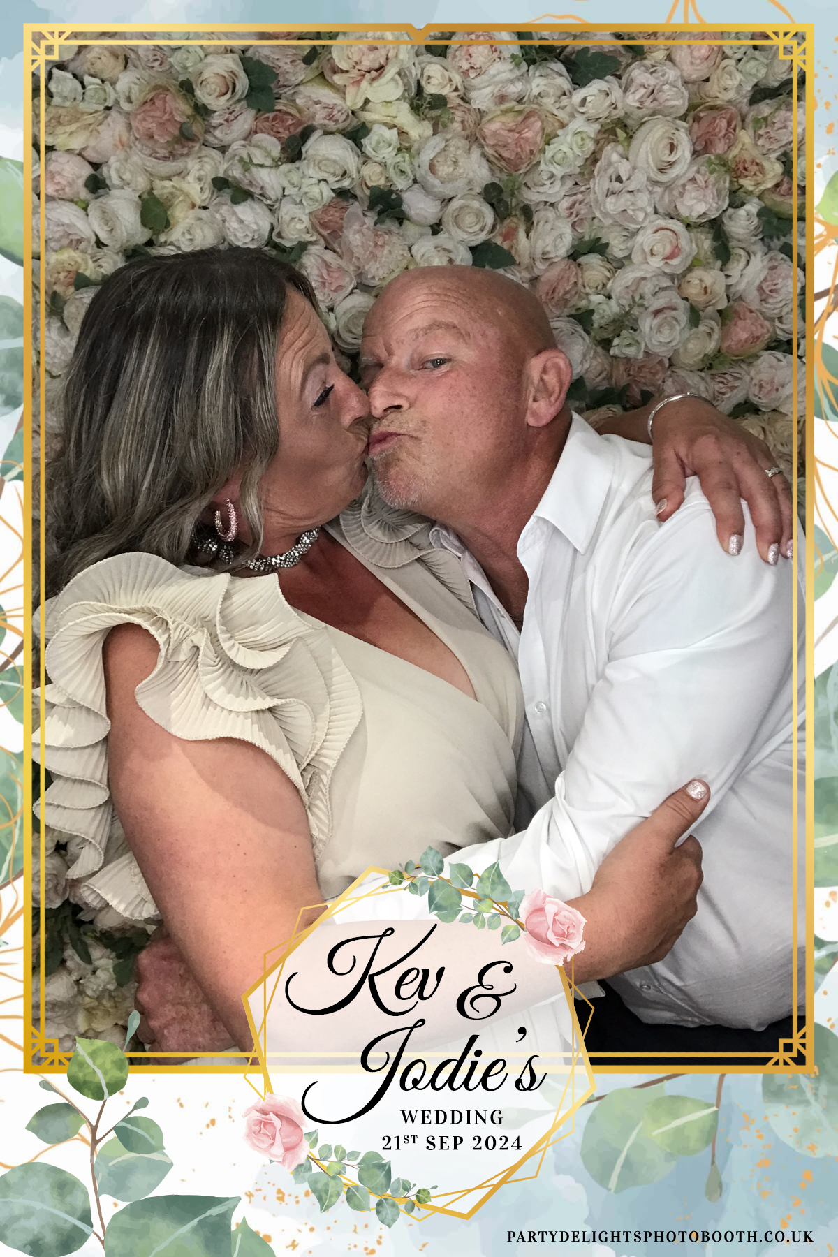 Jodie and kevs wedding | View more photos from the event at gallery.partydelightsphotobooth.co.uk/u/PartyDelightsPhotoBooth/Jodie-and-kevs-wedding