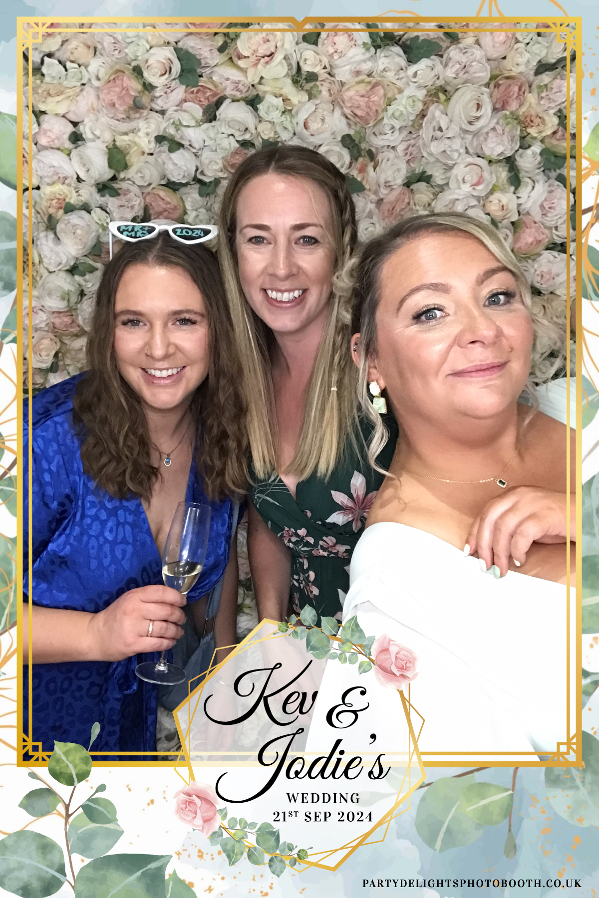 Jodie and kevs wedding | View more photos from the event at gallery.partydelightsphotobooth.co.uk/u/PartyDelightsPhotoBooth/Jodie-and-kevs-wedding
