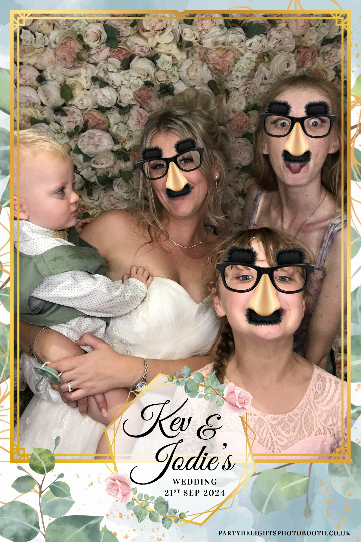 Jodie and kevs wedding | View more photos from the event at gallery.partydelightsphotobooth.co.uk/u/PartyDelightsPhotoBooth/Jodie-and-kevs-wedding