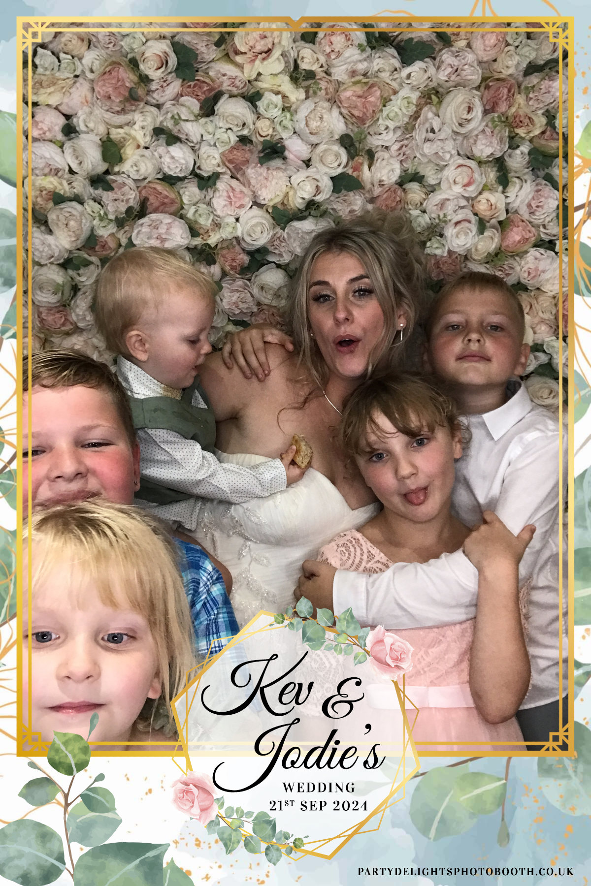 Jodie and kevs wedding | View more photos from the event at gallery.partydelightsphotobooth.co.uk/u/PartyDelightsPhotoBooth/Jodie-and-kevs-wedding