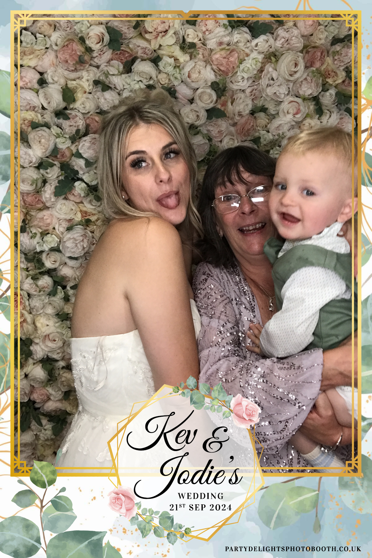 Jodie and kevs wedding | View more photos from the event at gallery.partydelightsphotobooth.co.uk/u/PartyDelightsPhotoBooth/Jodie-and-kevs-wedding