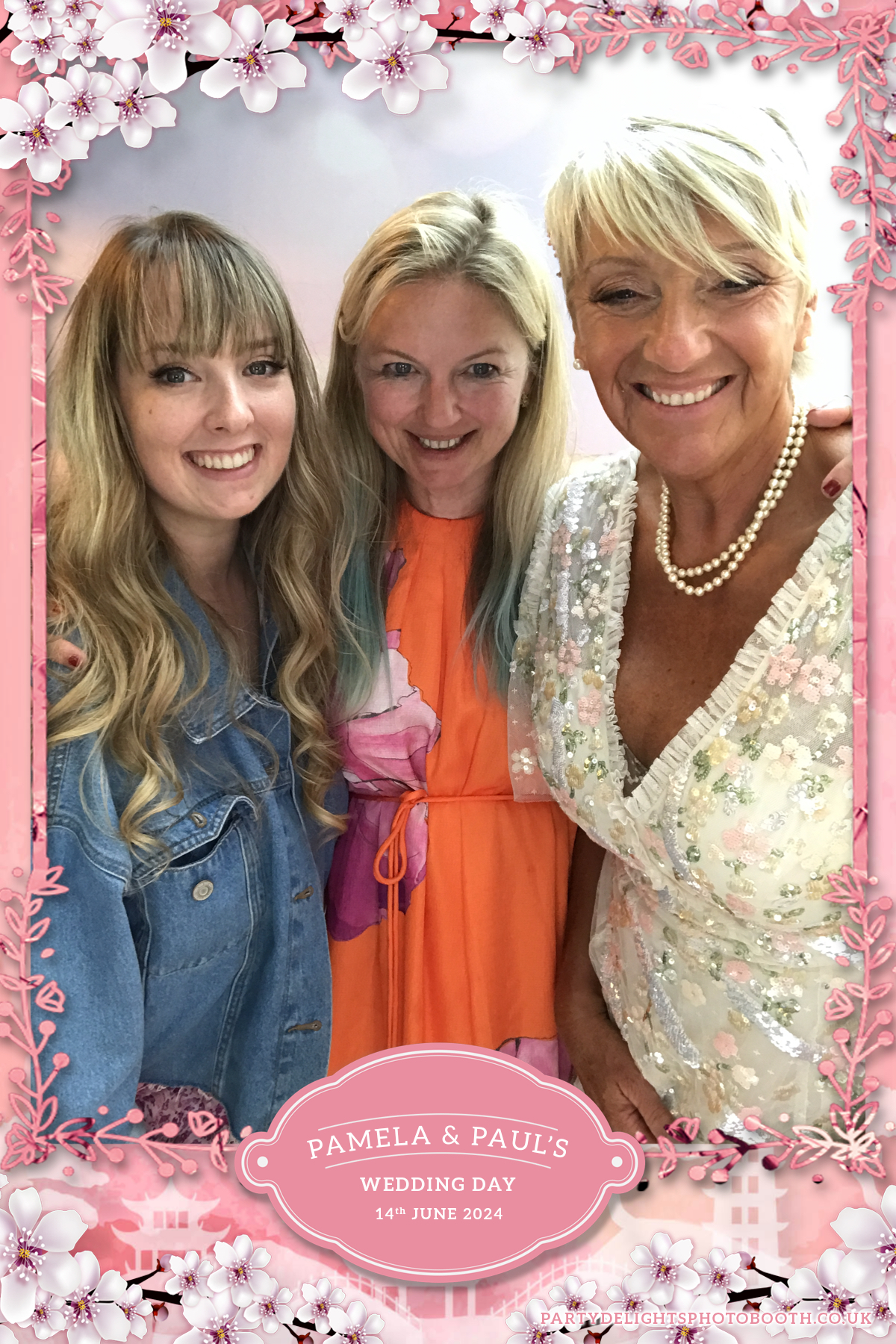 Pamela & Paul's Wedding | View more photos from the event at gallery.partydelightsphotobooth.co.uk/u/PartyDelightsPhotoBooth/Pamela-Pauls-Wedding
