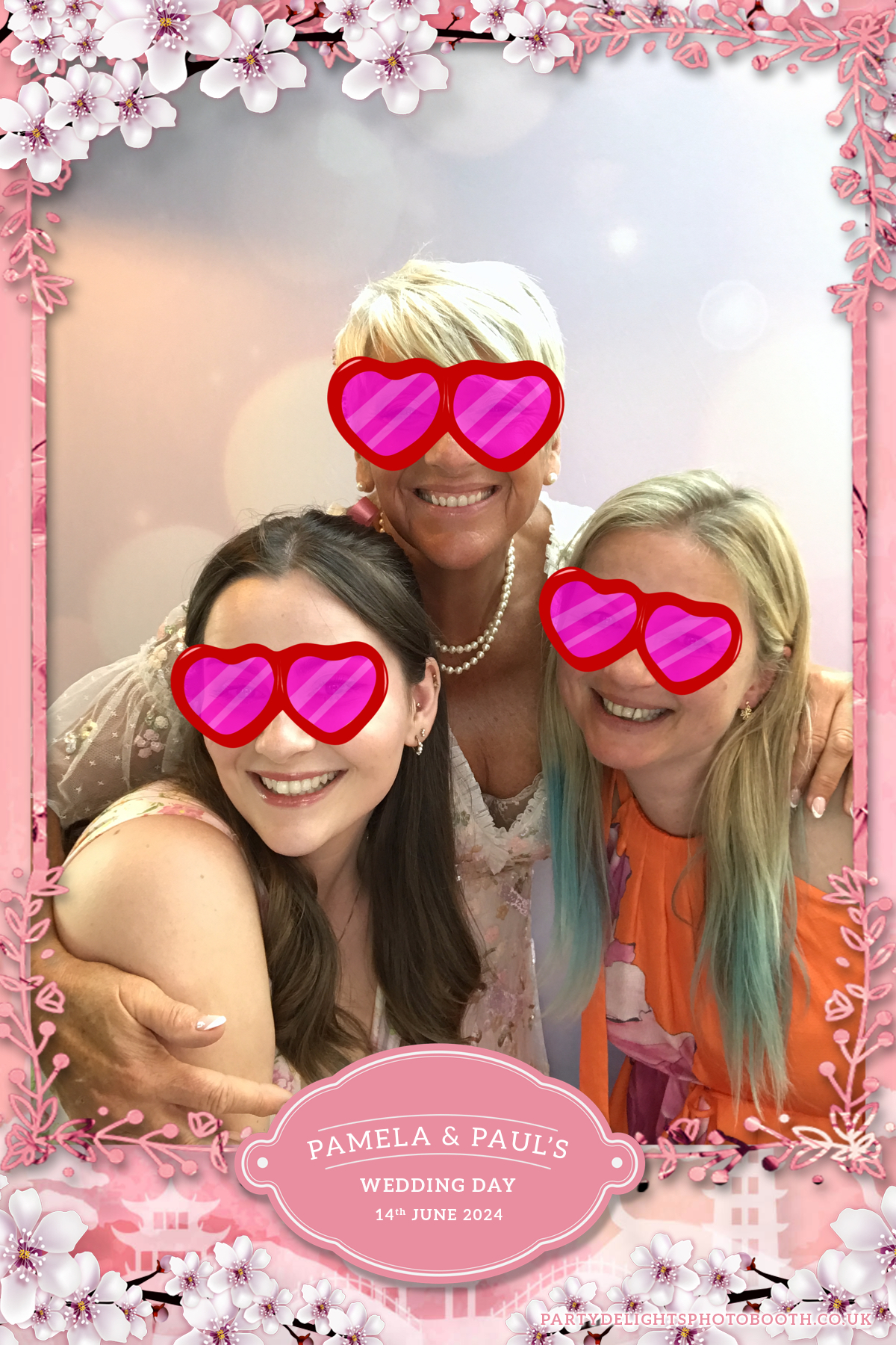 Pamela & Paul's Wedding | View more photos from the event at gallery.partydelightsphotobooth.co.uk/u/PartyDelightsPhotoBooth/Pamela-Pauls-Wedding