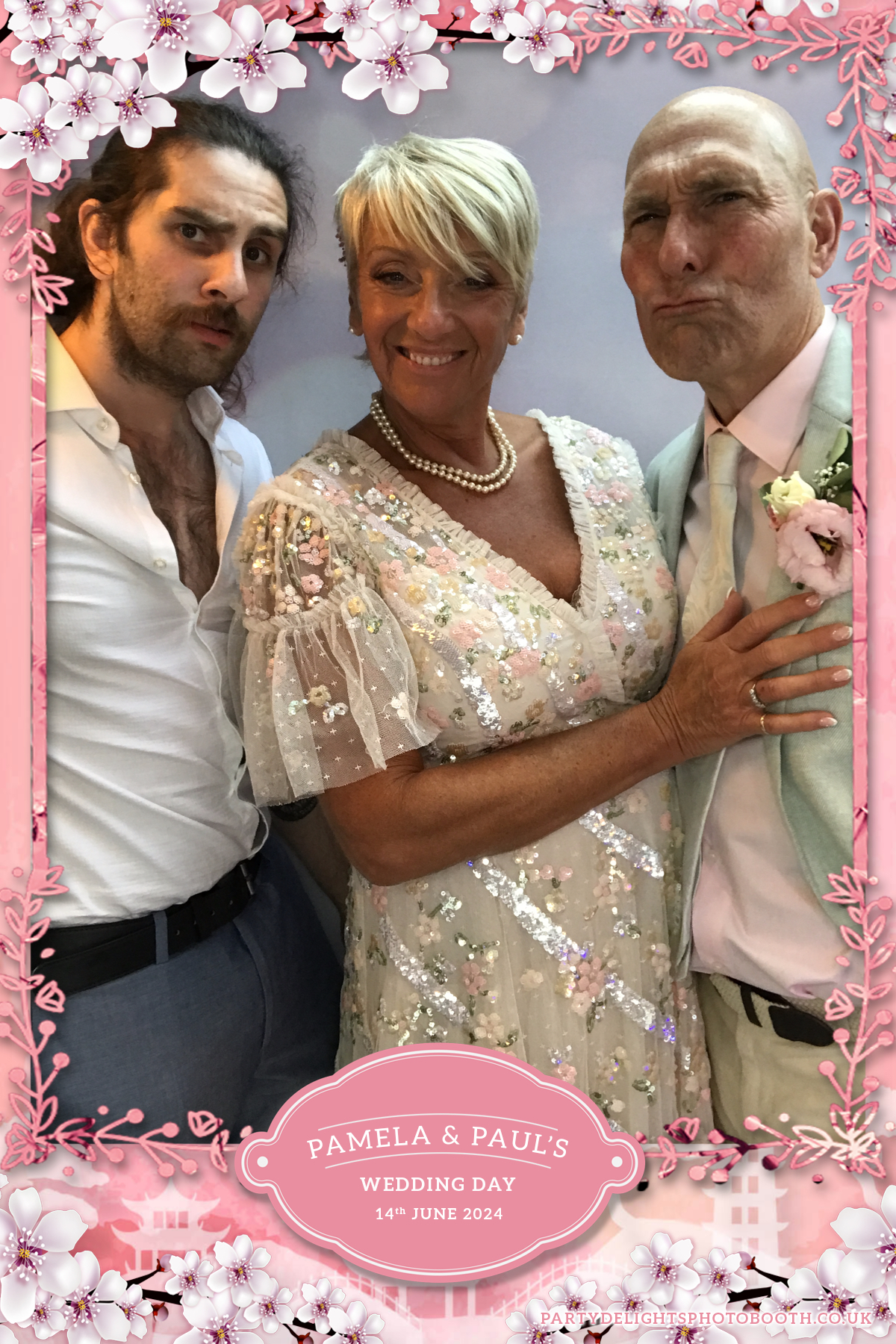 Pamela & Paul's Wedding | View more photos from the event at gallery.partydelightsphotobooth.co.uk/u/PartyDelightsPhotoBooth/Pamela-Pauls-Wedding