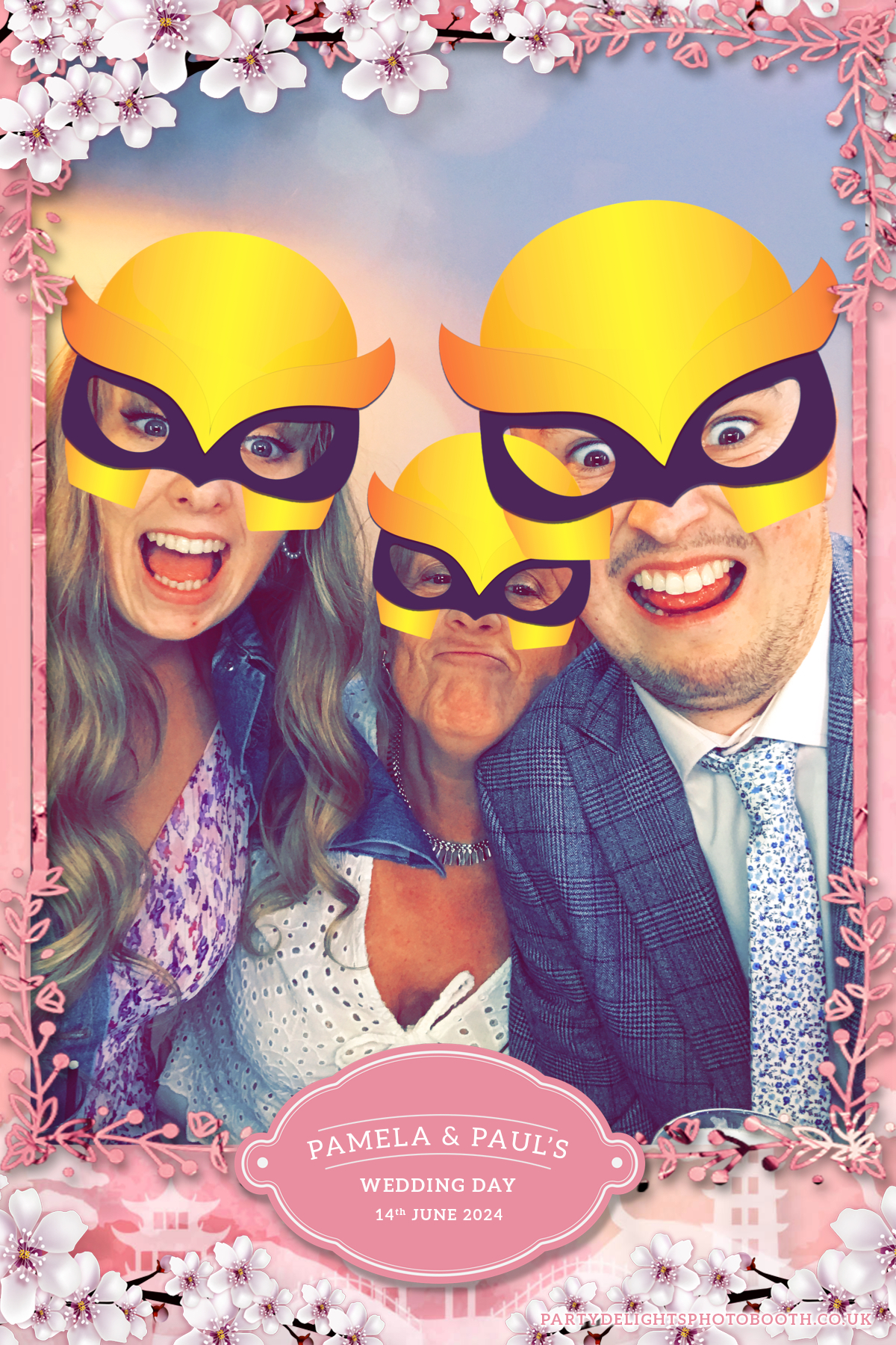 Pamela & Paul's Wedding | View more photos from the event at gallery.partydelightsphotobooth.co.uk/u/PartyDelightsPhotoBooth/Pamela-Pauls-Wedding