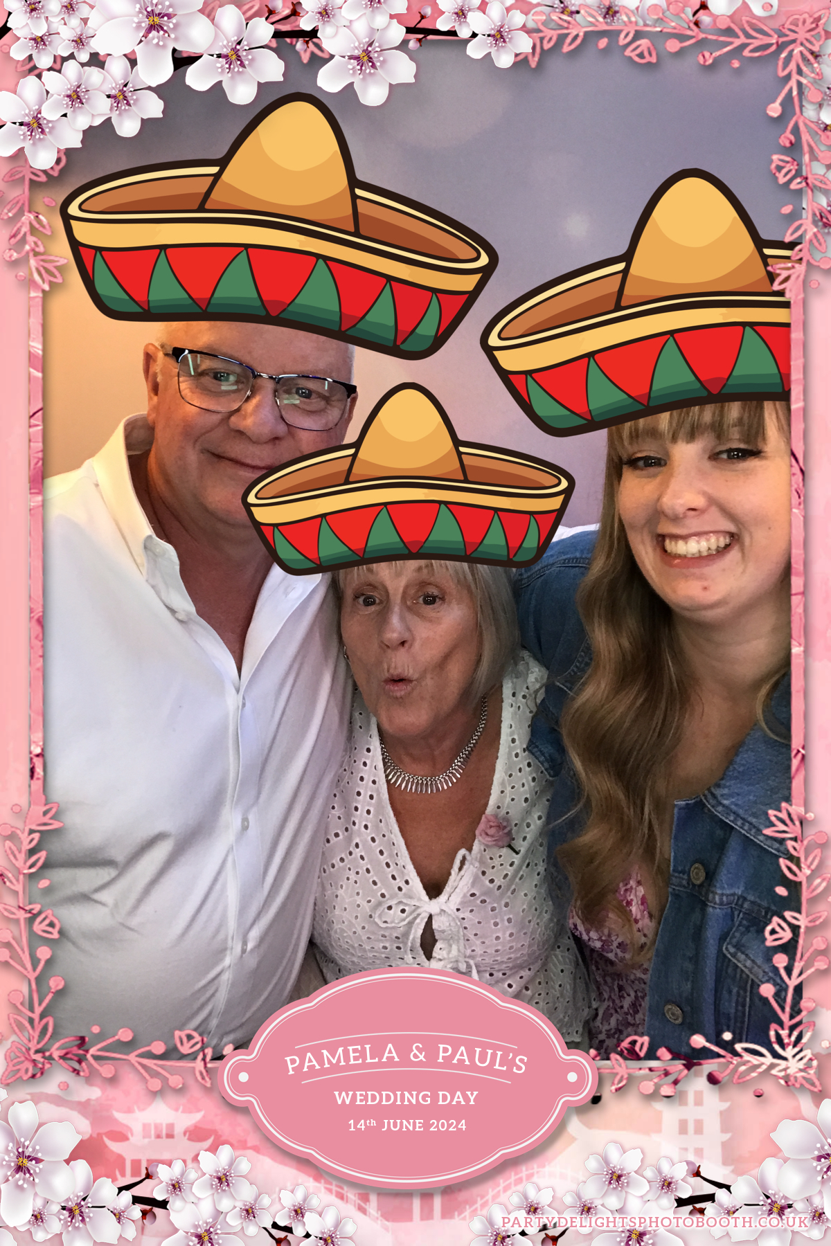 Pamela & Paul's Wedding | View more photos from the event at gallery.partydelightsphotobooth.co.uk/u/PartyDelightsPhotoBooth/Pamela-Pauls-Wedding