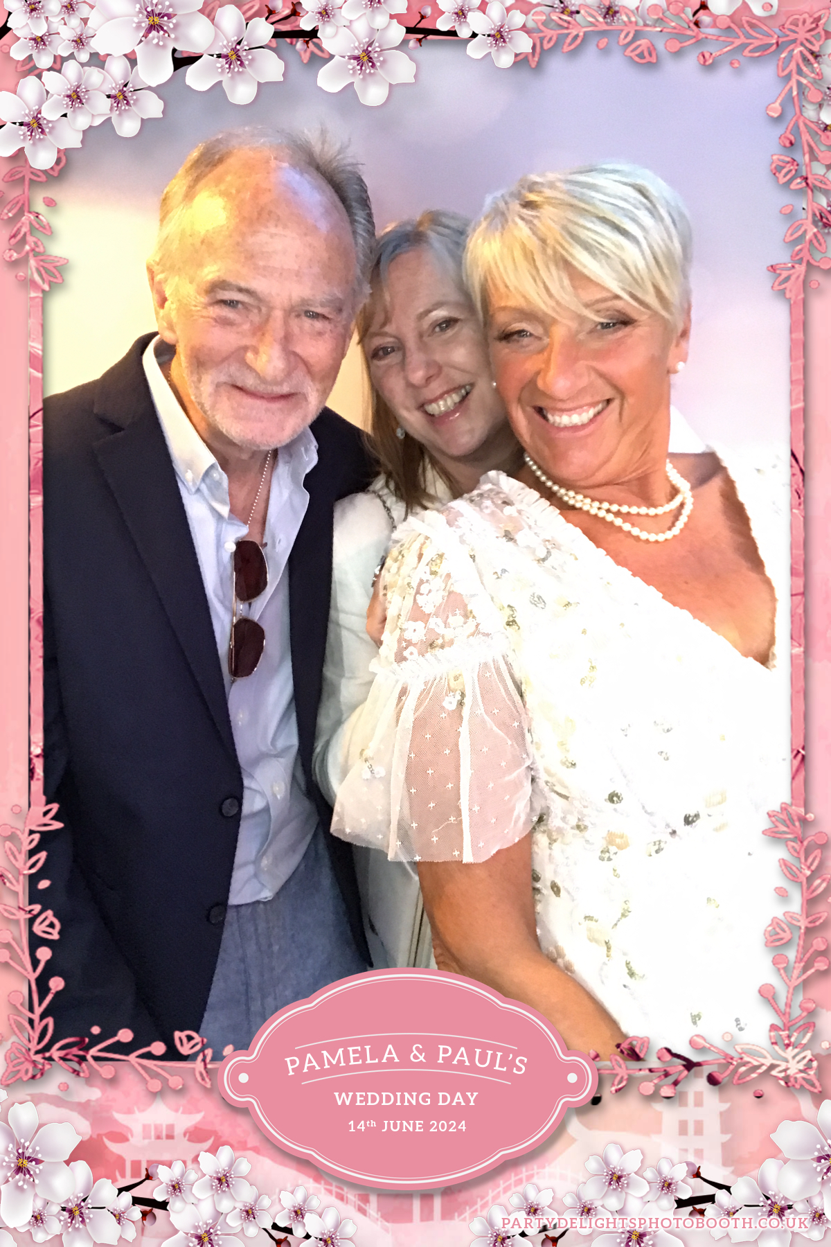 Pamela & Paul's Wedding | View more photos from the event at gallery.partydelightsphotobooth.co.uk/u/PartyDelightsPhotoBooth/Pamela-Pauls-Wedding