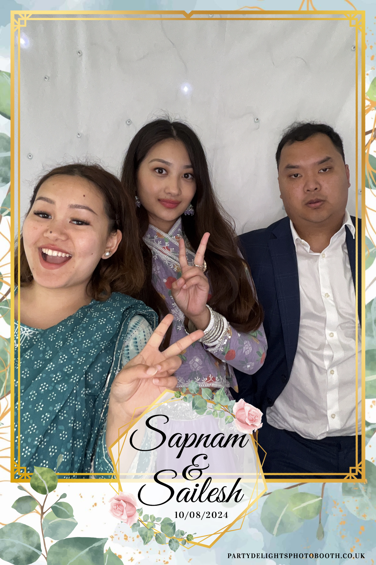 Sapnam & Sailesh Wedding | View more photos from the event at gallery.partydelightsphotobooth.co.uk/u/PartyDelightsPhotoBooth/Sapnam-Sailesh-Wedding