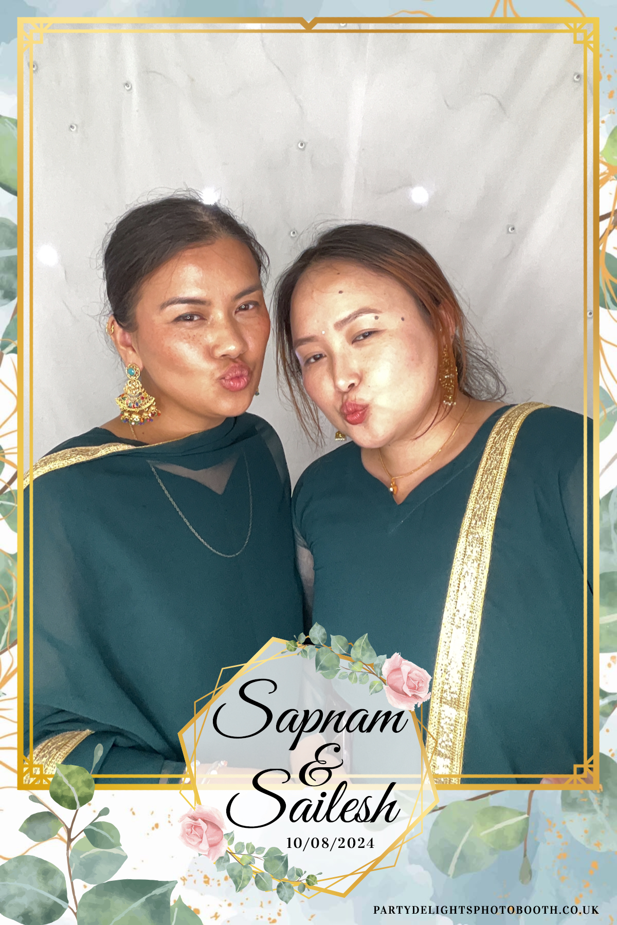 Sapnam & Sailesh Wedding | View more photos from the event at gallery.partydelightsphotobooth.co.uk/u/PartyDelightsPhotoBooth/Sapnam-Sailesh-Wedding