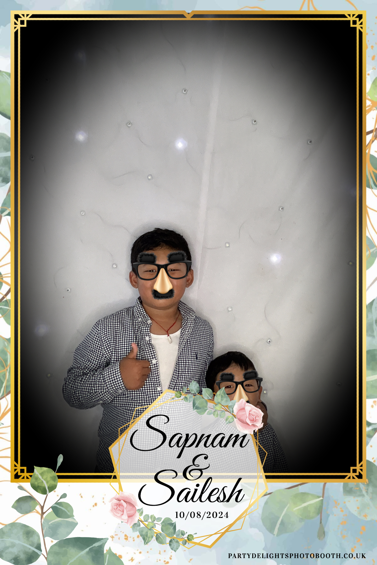 Sapnam & Sailesh Wedding | View more photos from the event at gallery.partydelightsphotobooth.co.uk/u/PartyDelightsPhotoBooth/Sapnam-Sailesh-Wedding