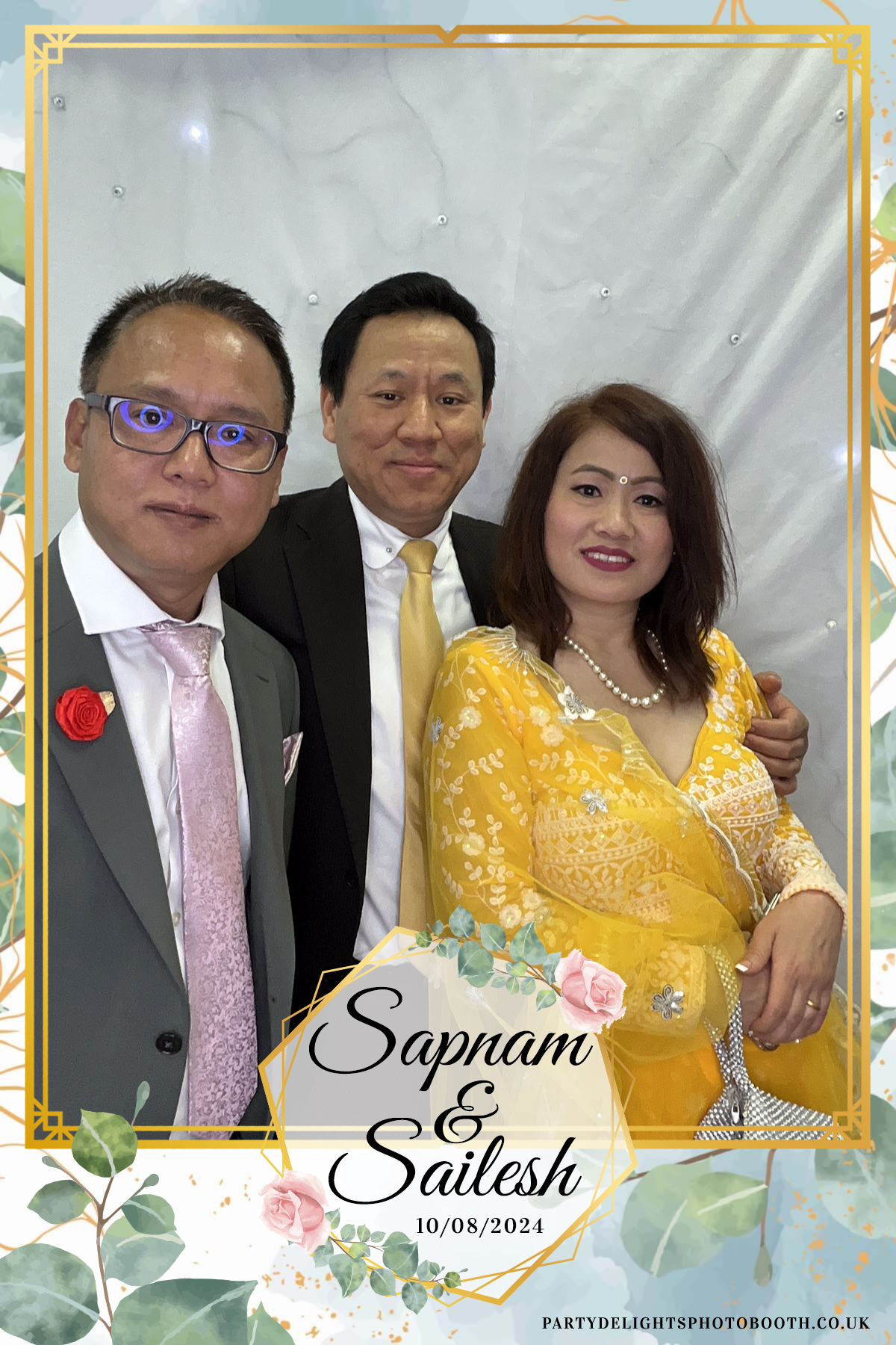 Sapnam & Sailesh Wedding | View more photos from the event at gallery.partydelightsphotobooth.co.uk/u/PartyDelightsPhotoBooth/Sapnam-Sailesh-Wedding